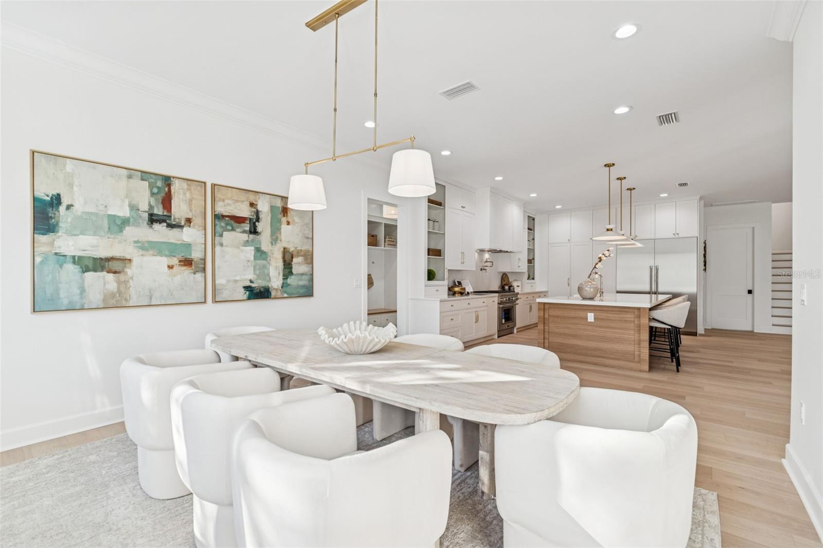 Dining area off kitchen