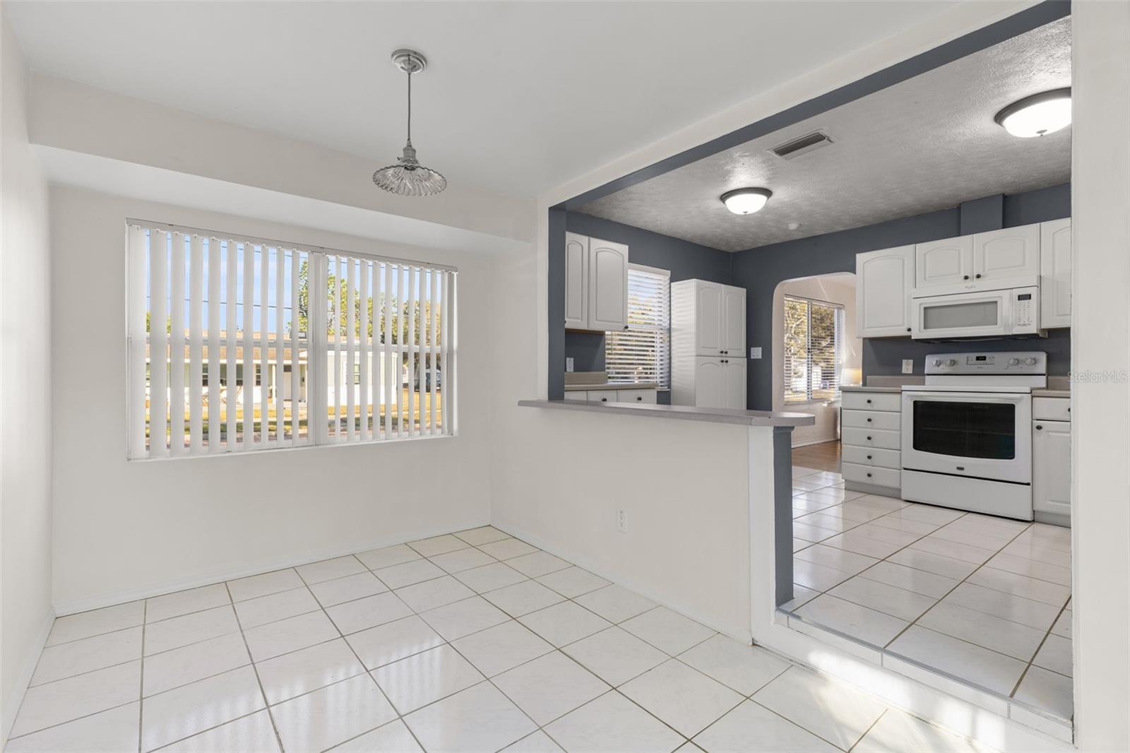 Flexible dining or home office space off the kitchen