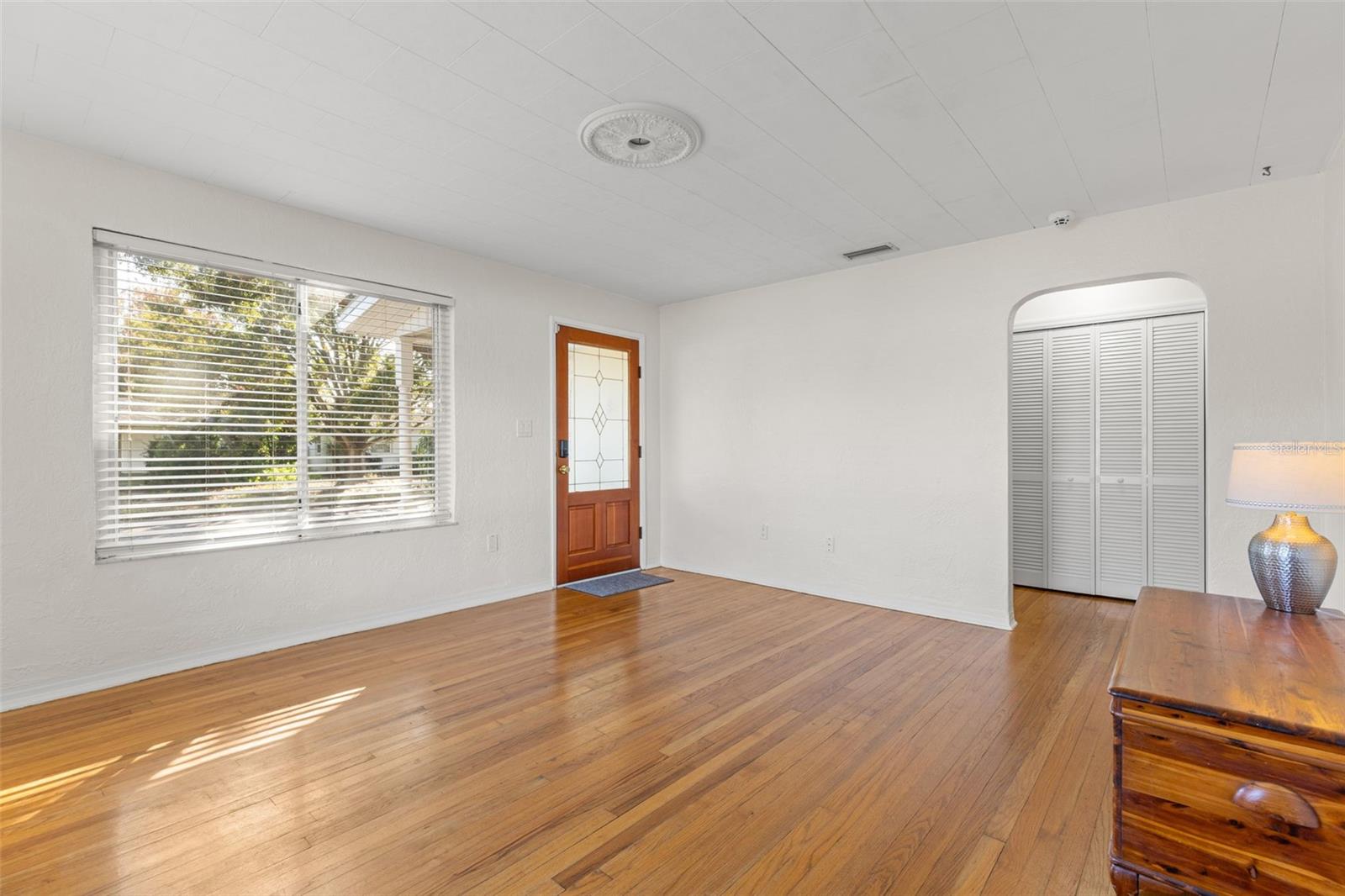 Open living space ideal for everyday living and entertaining