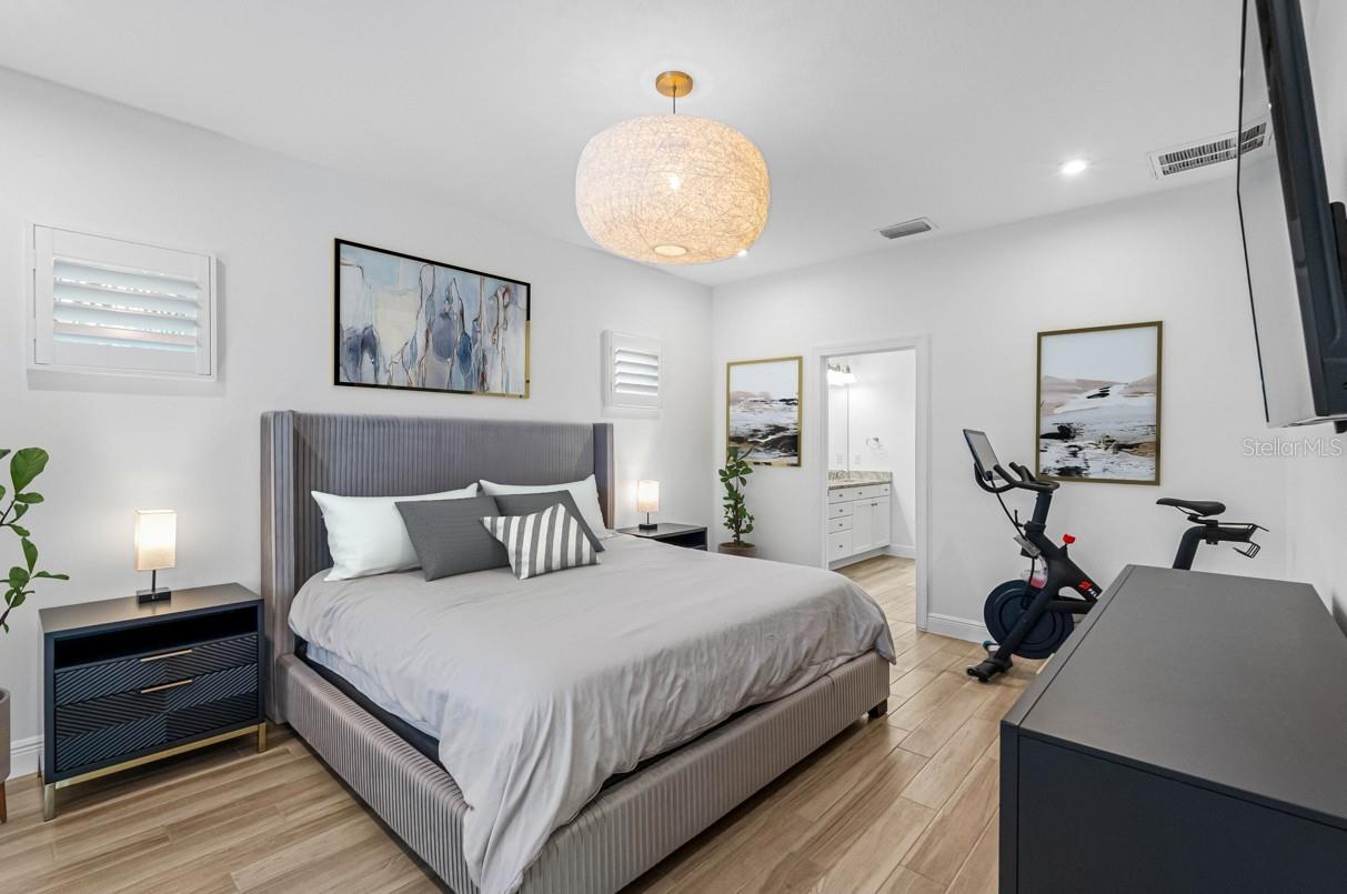 Virtually enhanced with decor