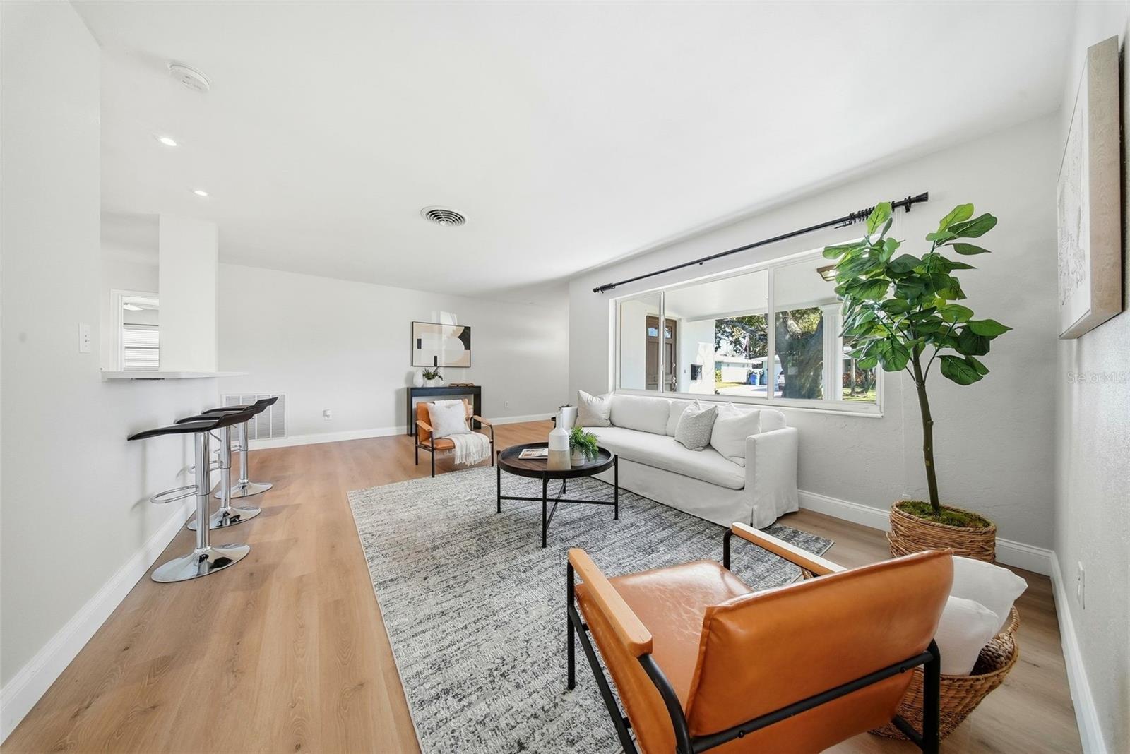 Open floorplan- great home to entertain