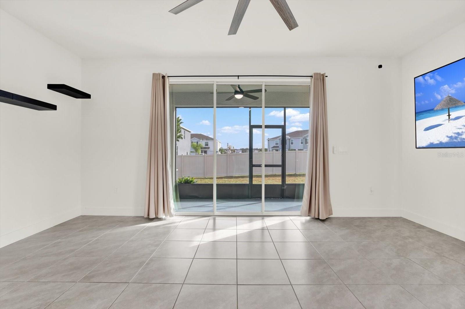 LIVING AREA WITH NO REAR NEIGHBORS