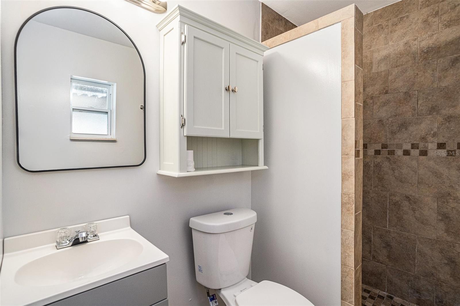 Junior Suite Bath - 3515 S Kings Avenue, Brandon FL 33511