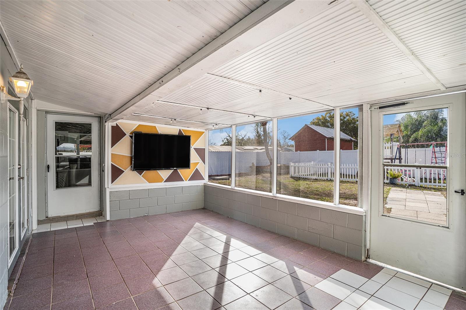 3515 S Kings Avenue, Brandon FL 33511