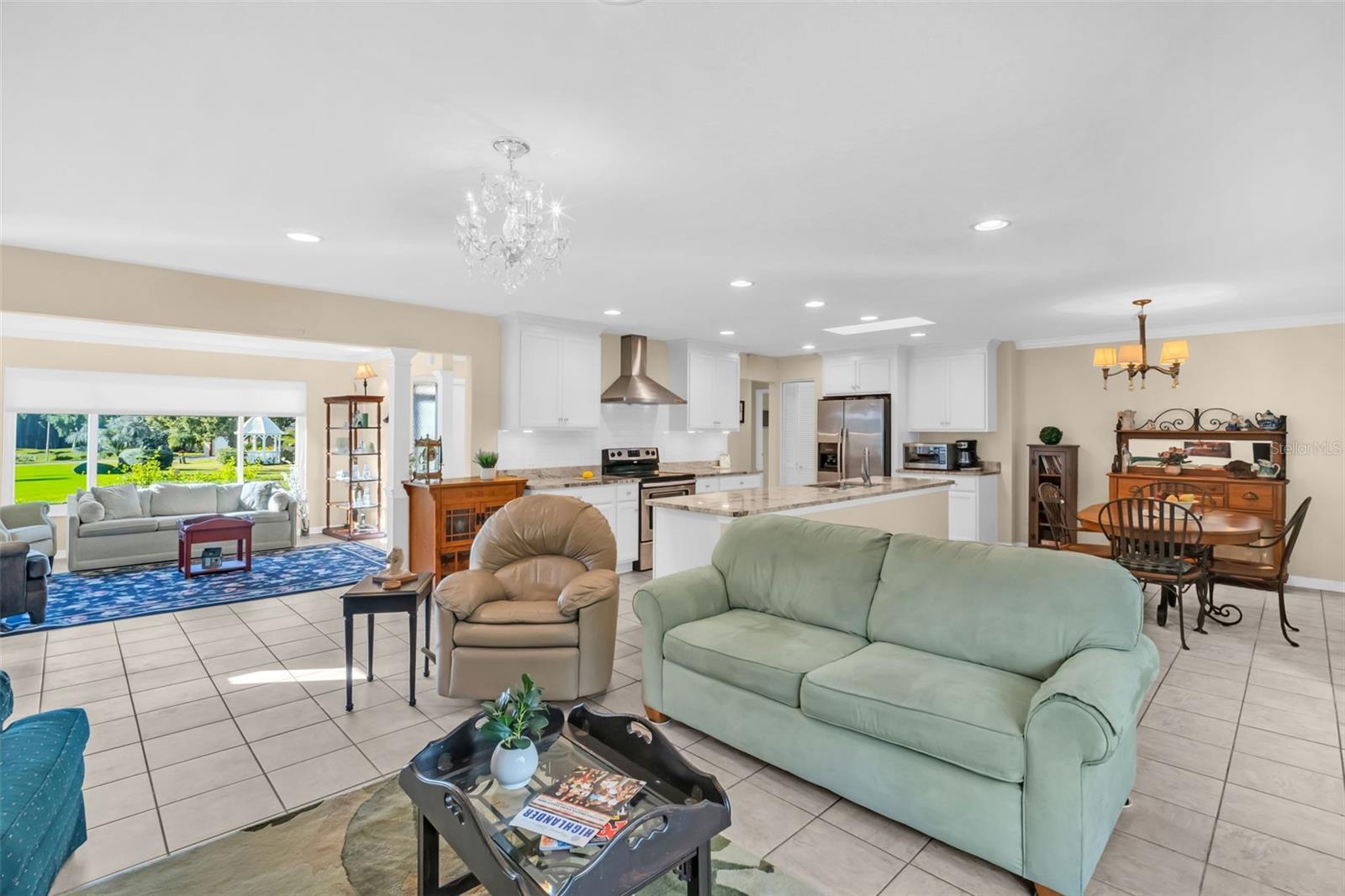 Not a SPECK of popcorn ceiling~