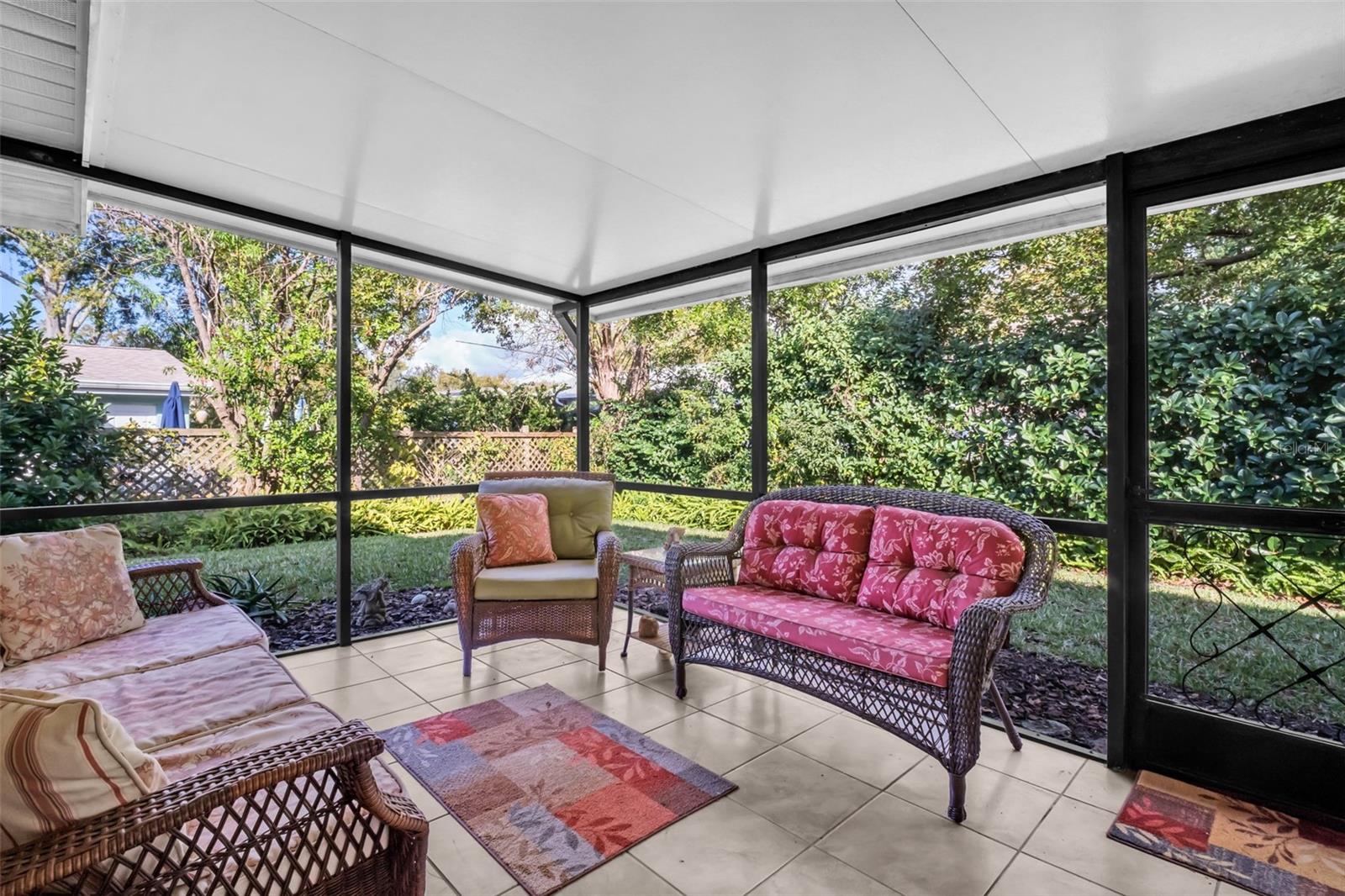 You'll love spending your mornings & evenings relaxing here~