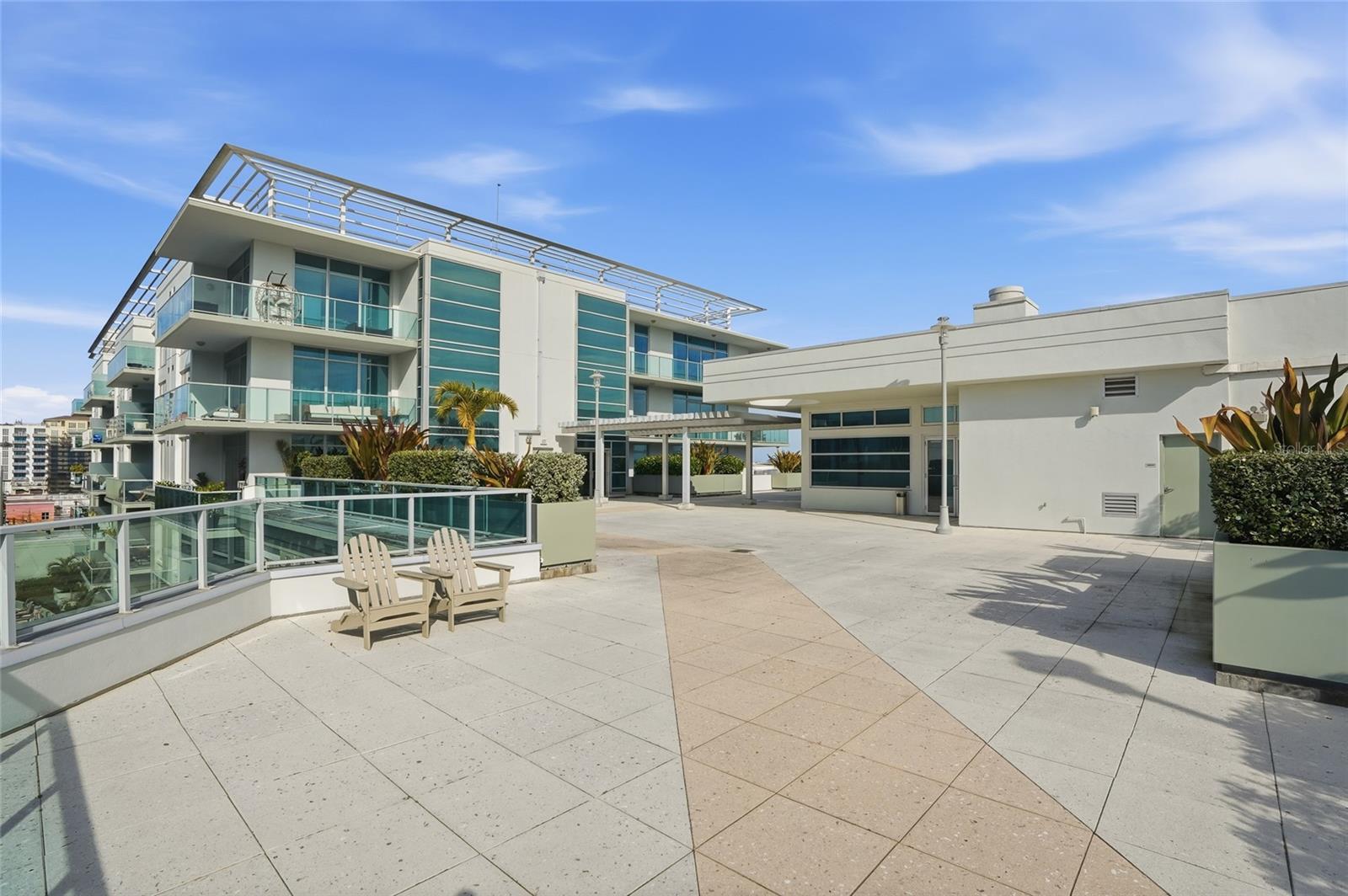 Rooftop Deck Building 2 - 6th Floor