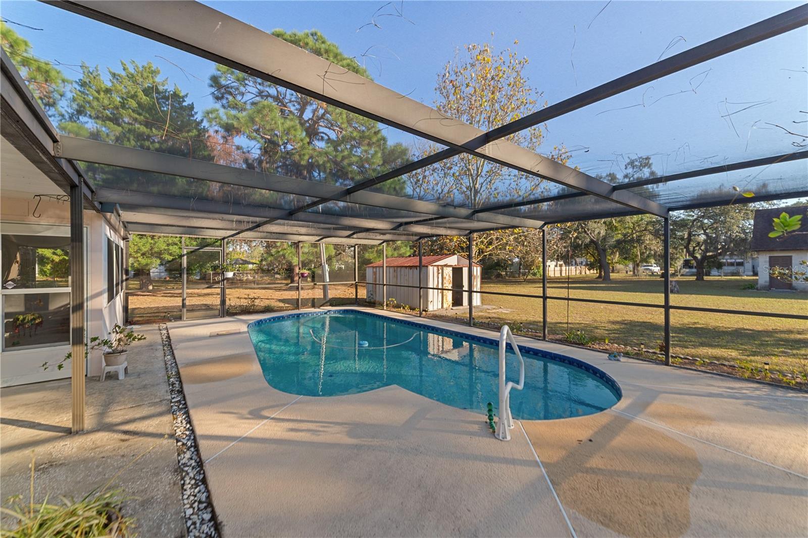 Beautiful chlorine pool with high-tech pump