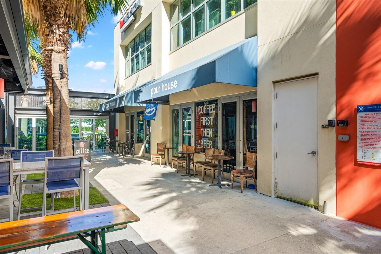 courtyard restaurants