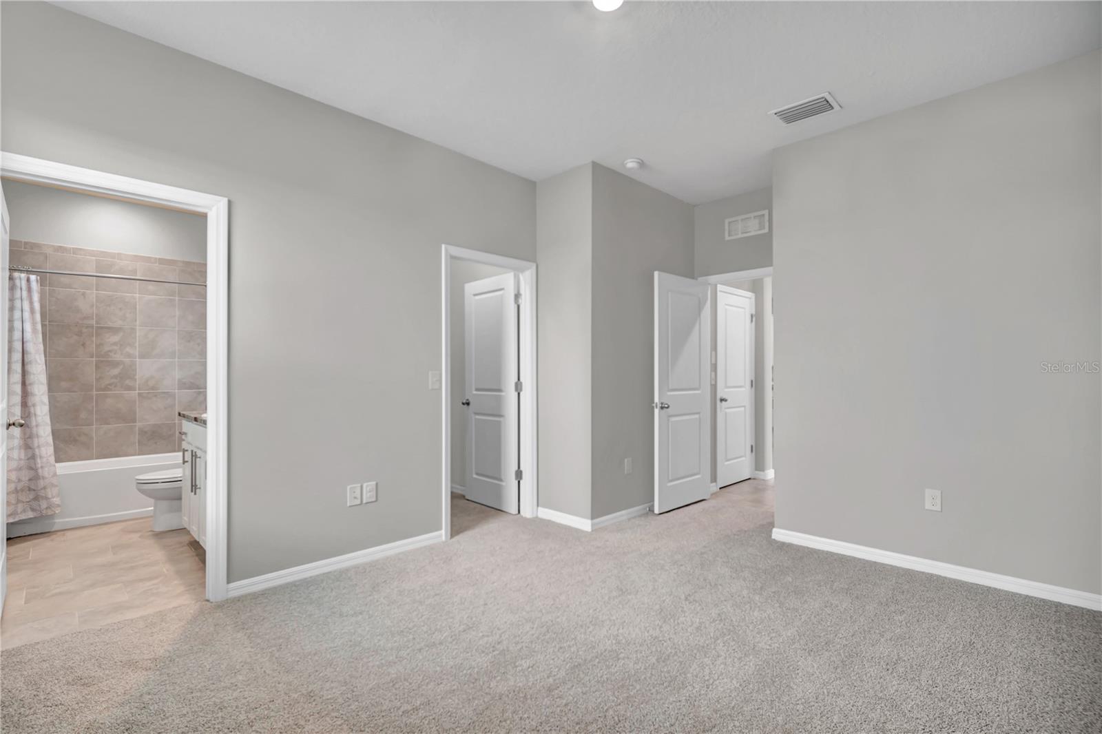 First Floor bedroom w/ensuite