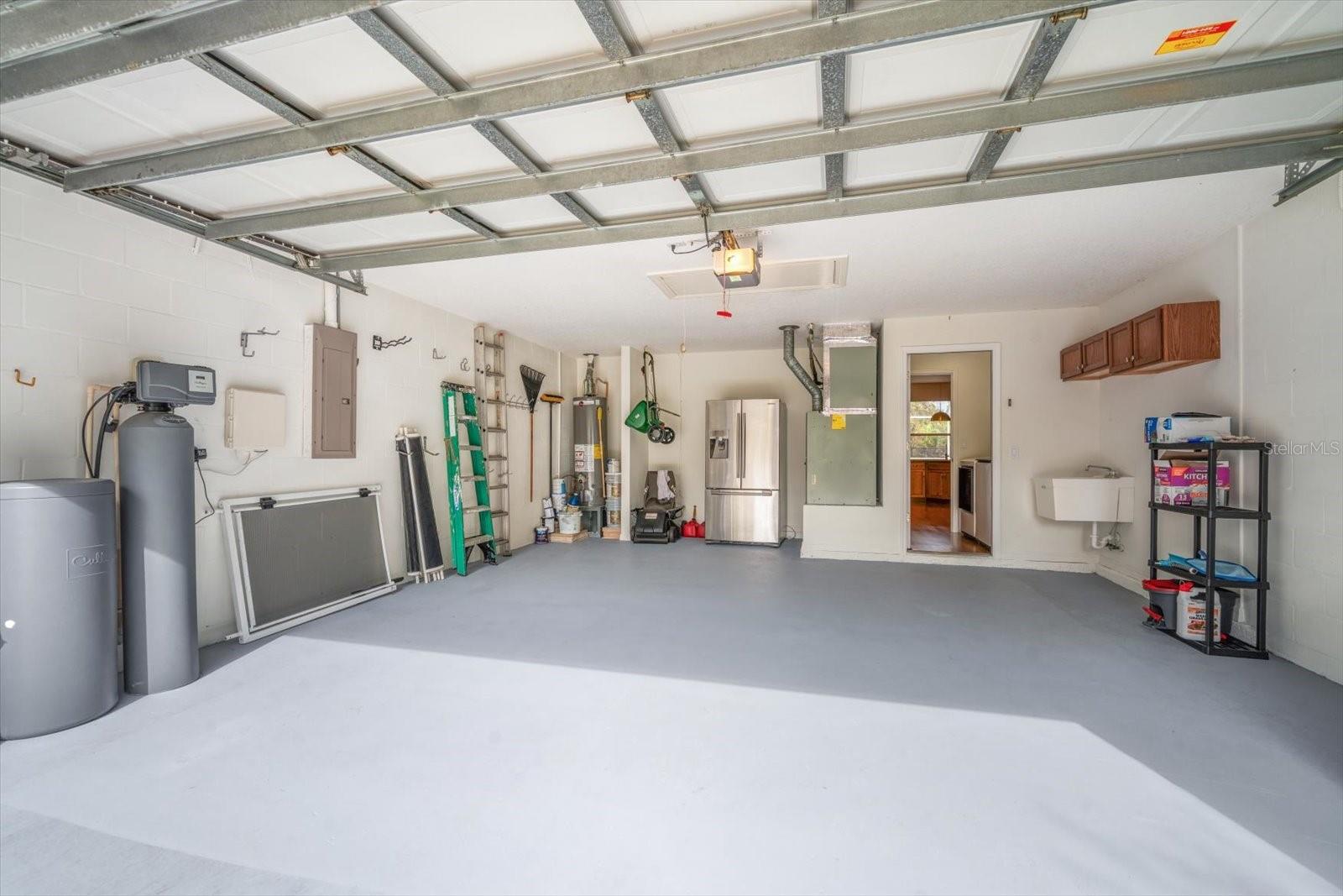 Pristine condition 2 car garage