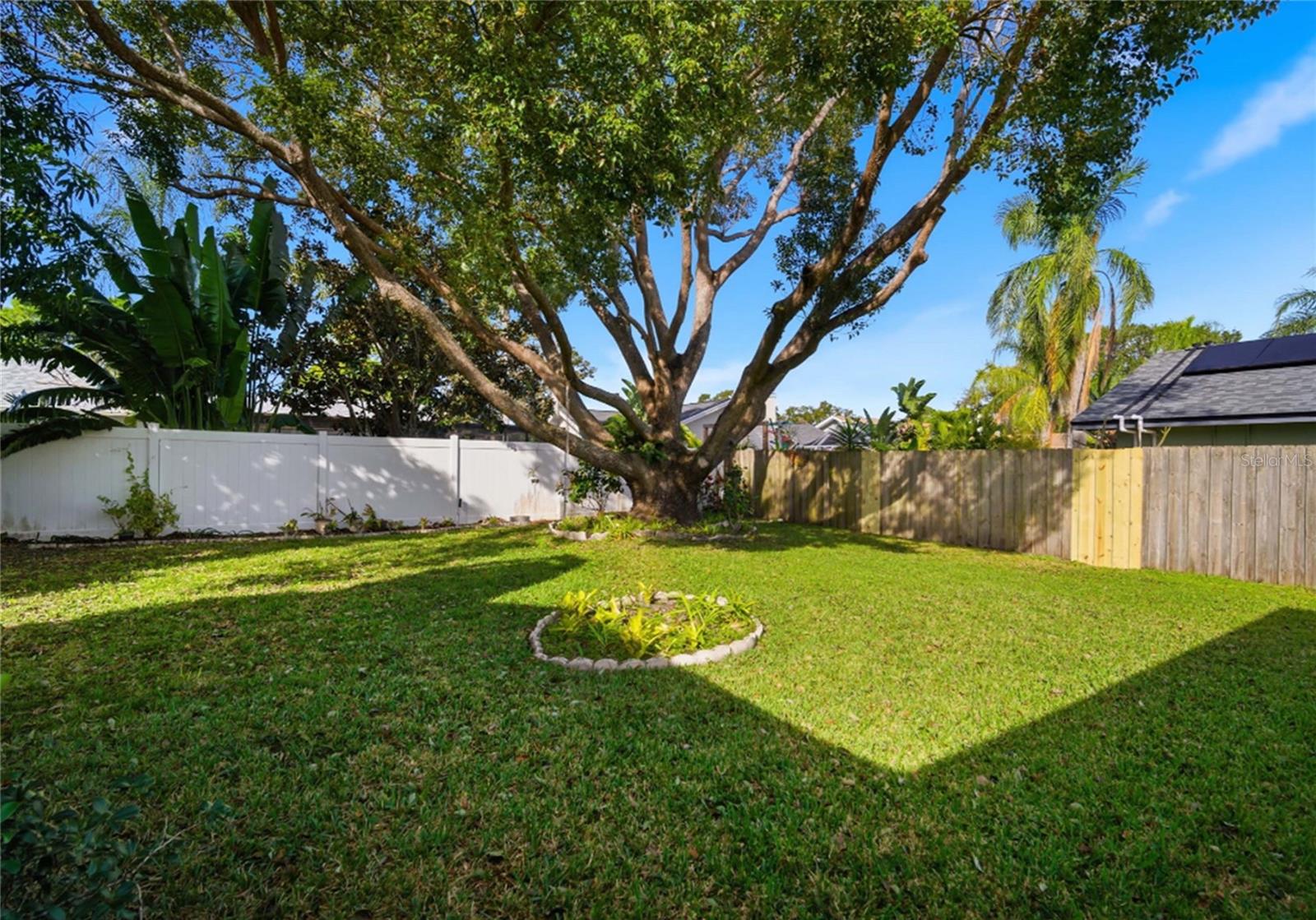 SO-MUCH-FUN BACK YARD