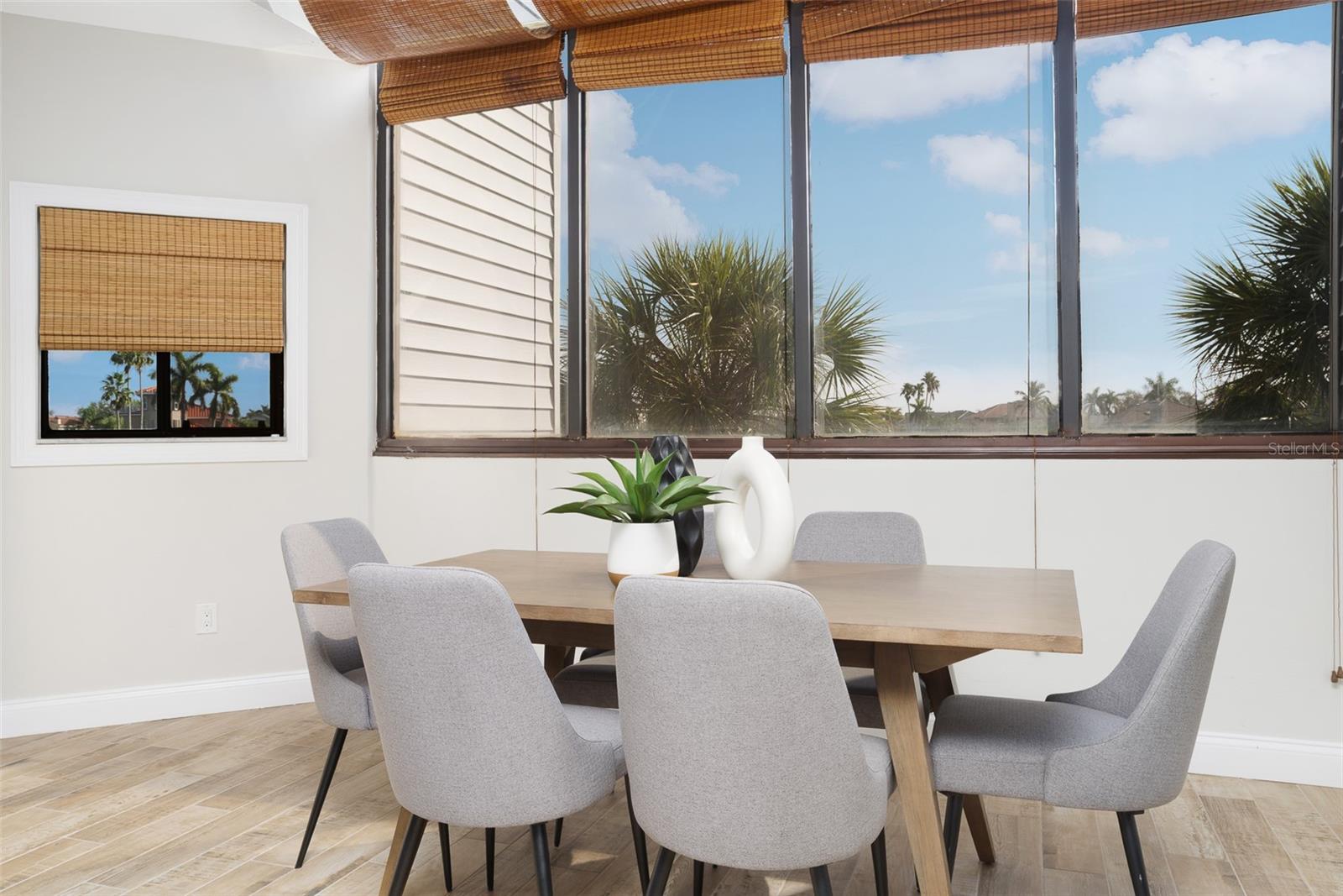 Dinning that Looks out at Water