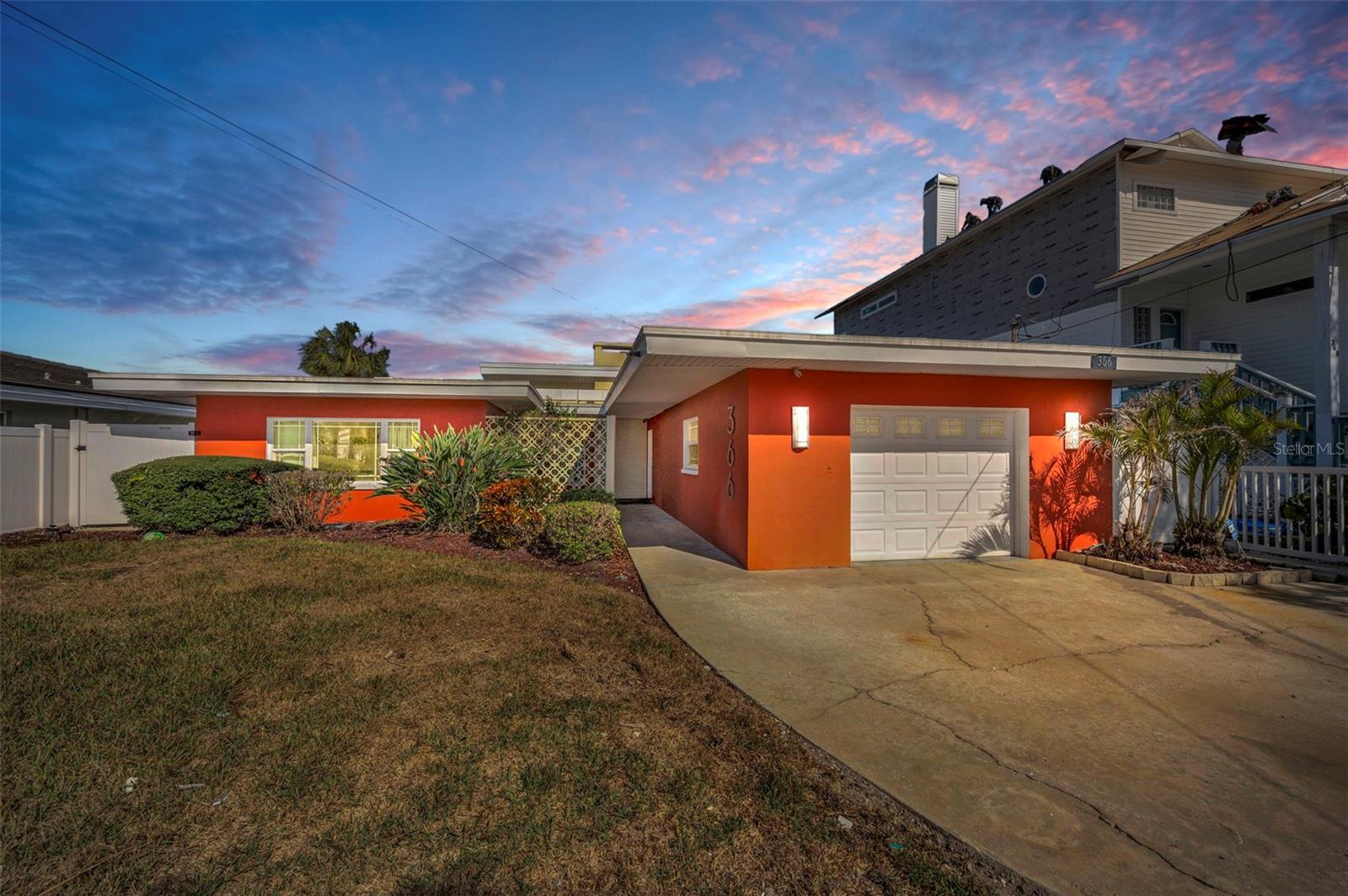 Spectacular Rock Solid Block Pool Home directly on the Intracoastal Waterway!