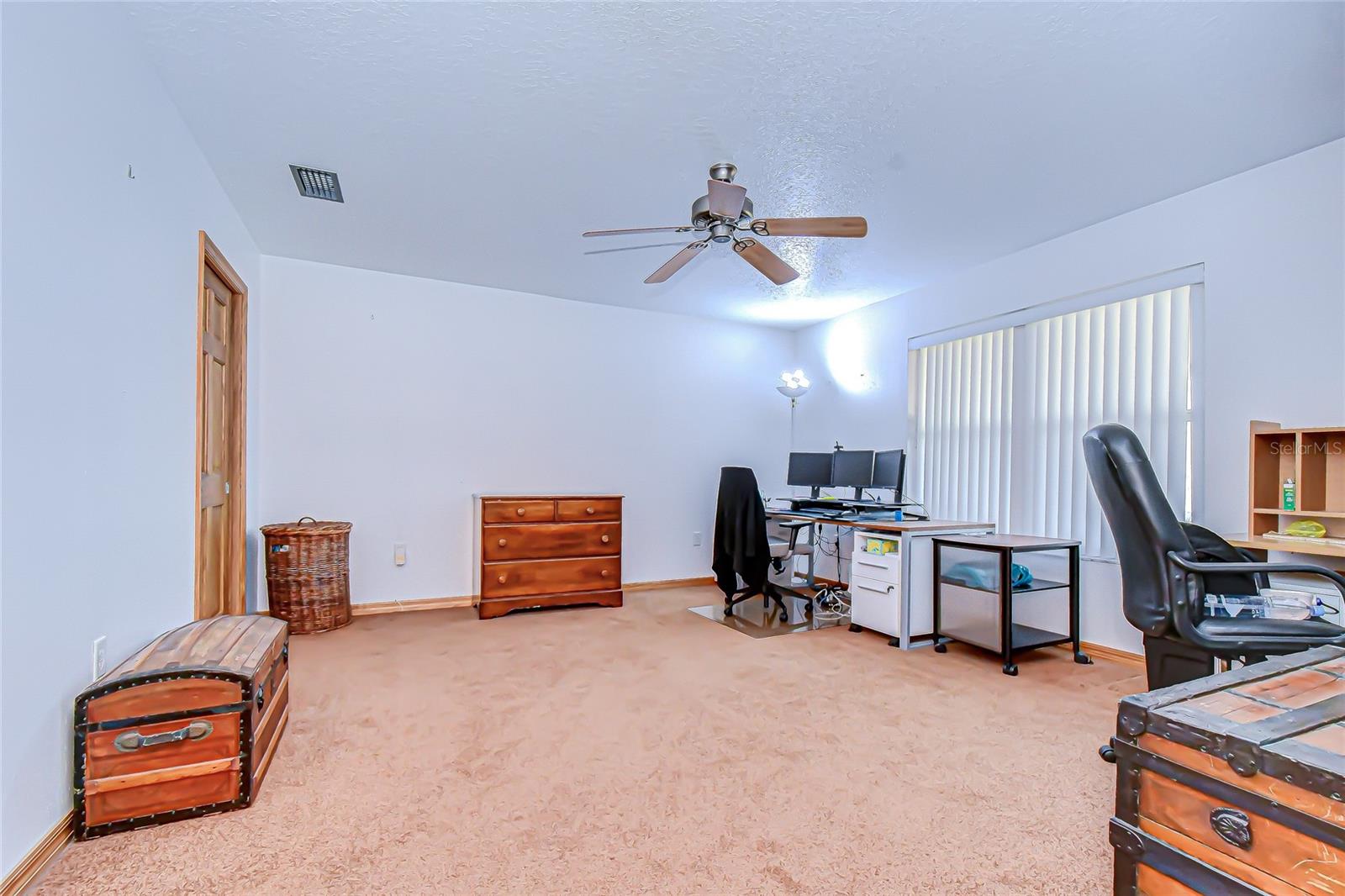 second guest suit with walk-in closet!