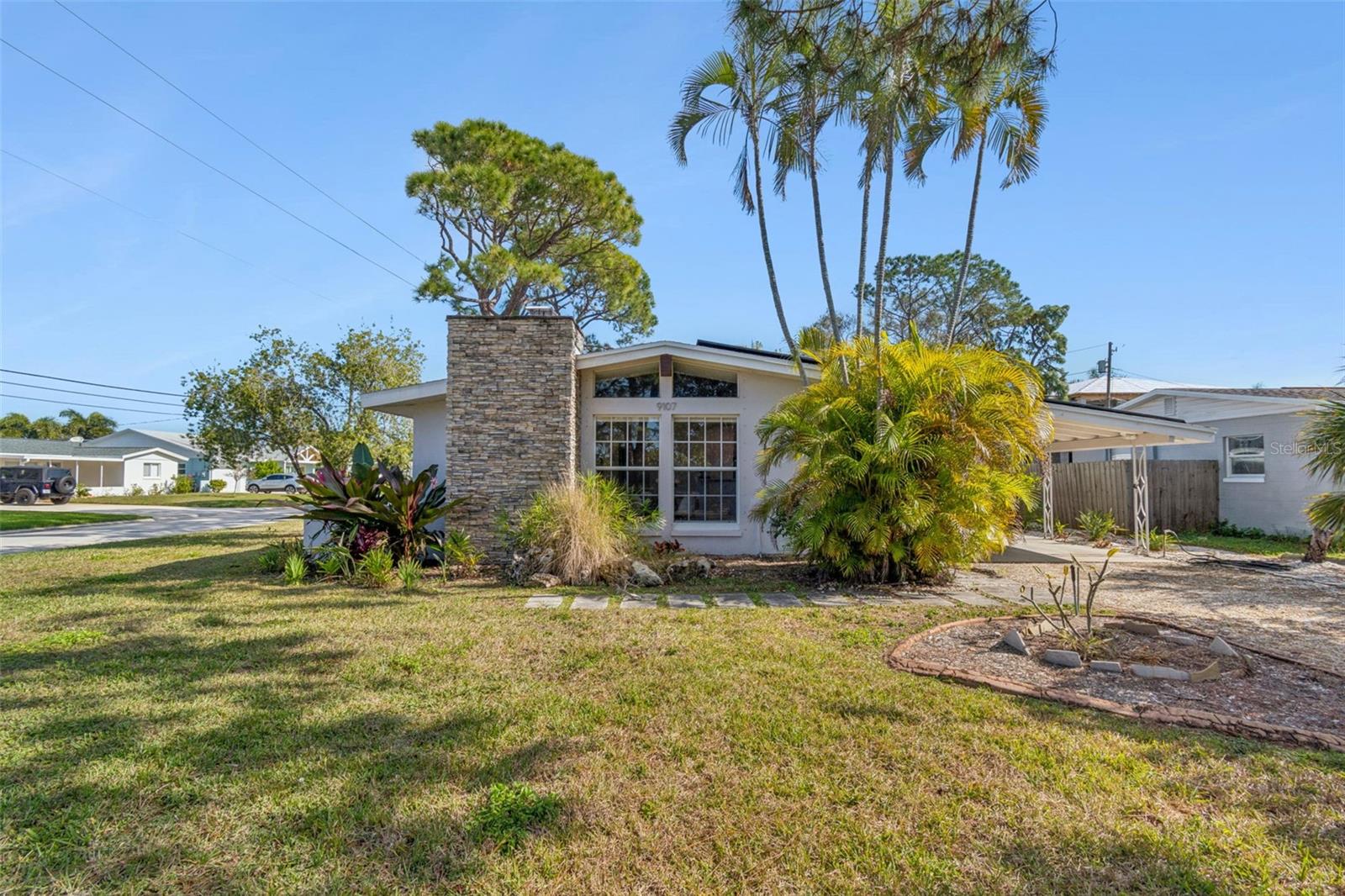 Mid Century Modern Gem!