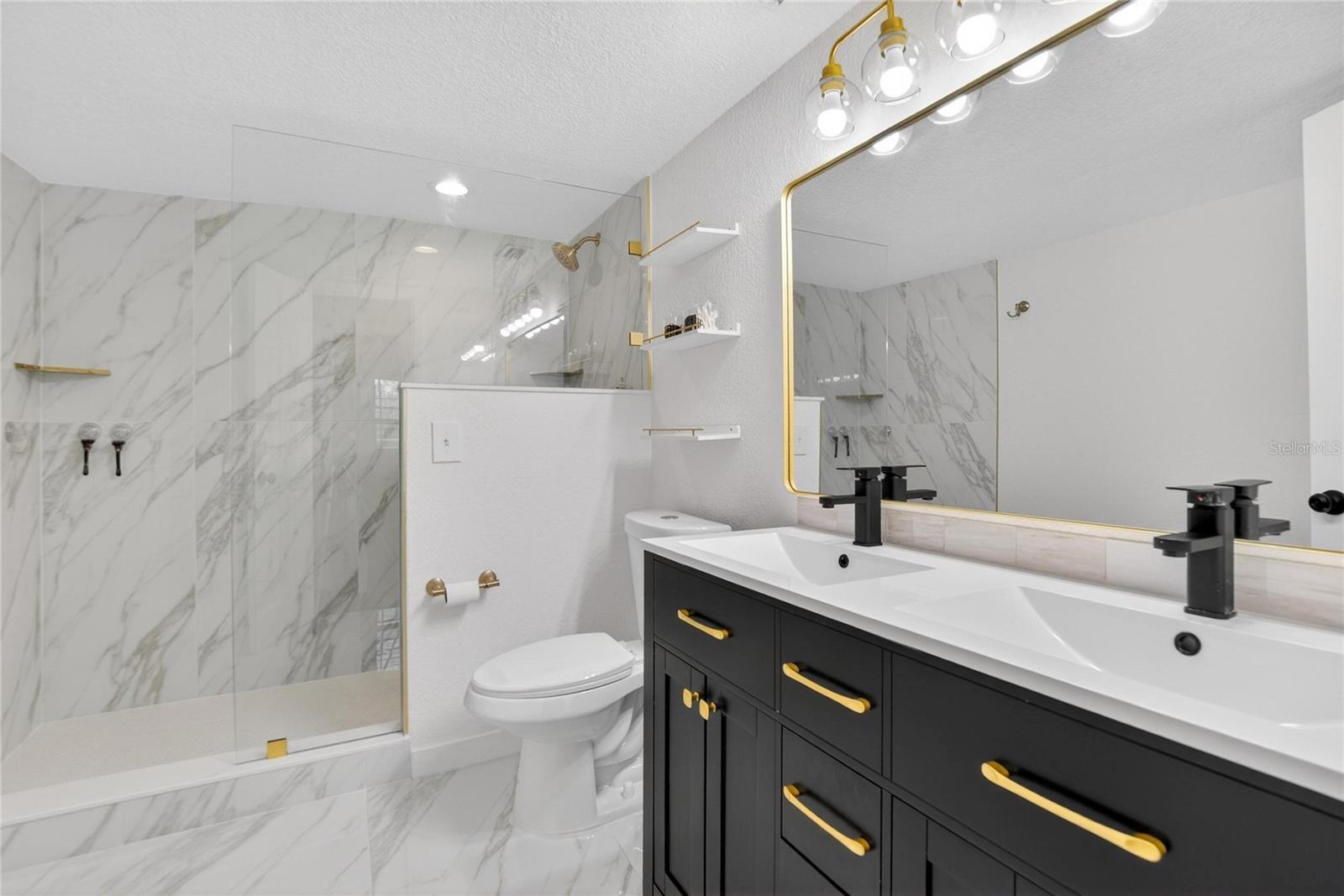 MASTER BATH WITH SHOWER GLASS