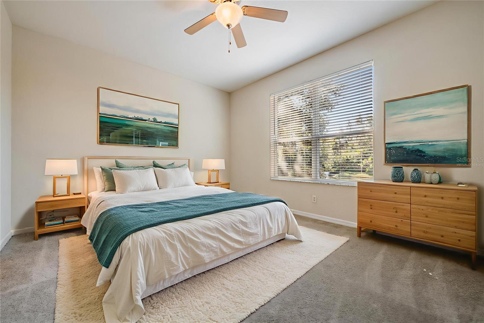 This photo has been Virtually Staged.