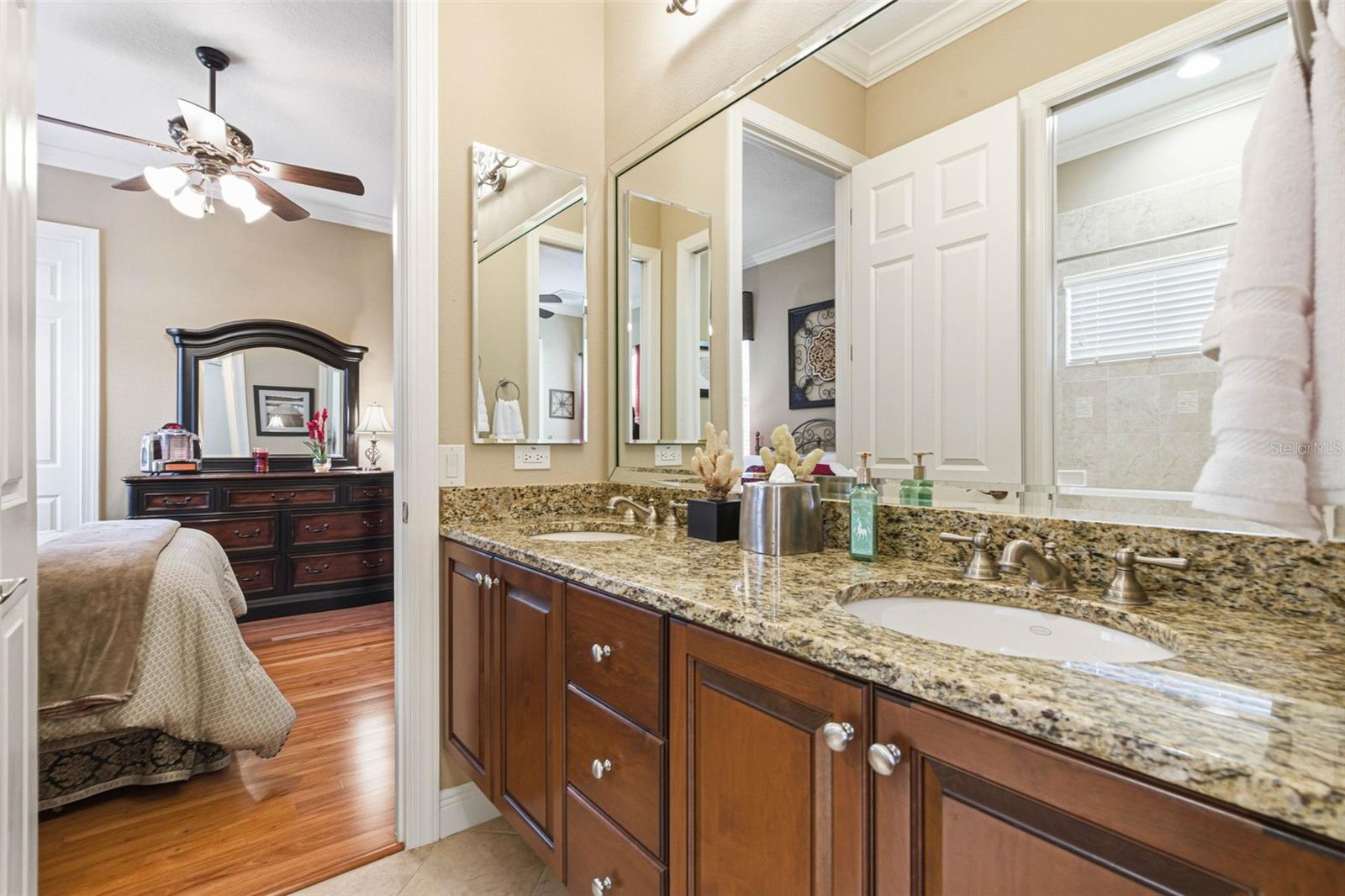 Jack n Jill bath between bedroom 3 and 4