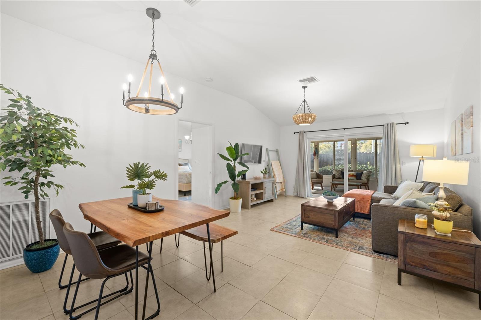 Living/ dining combo