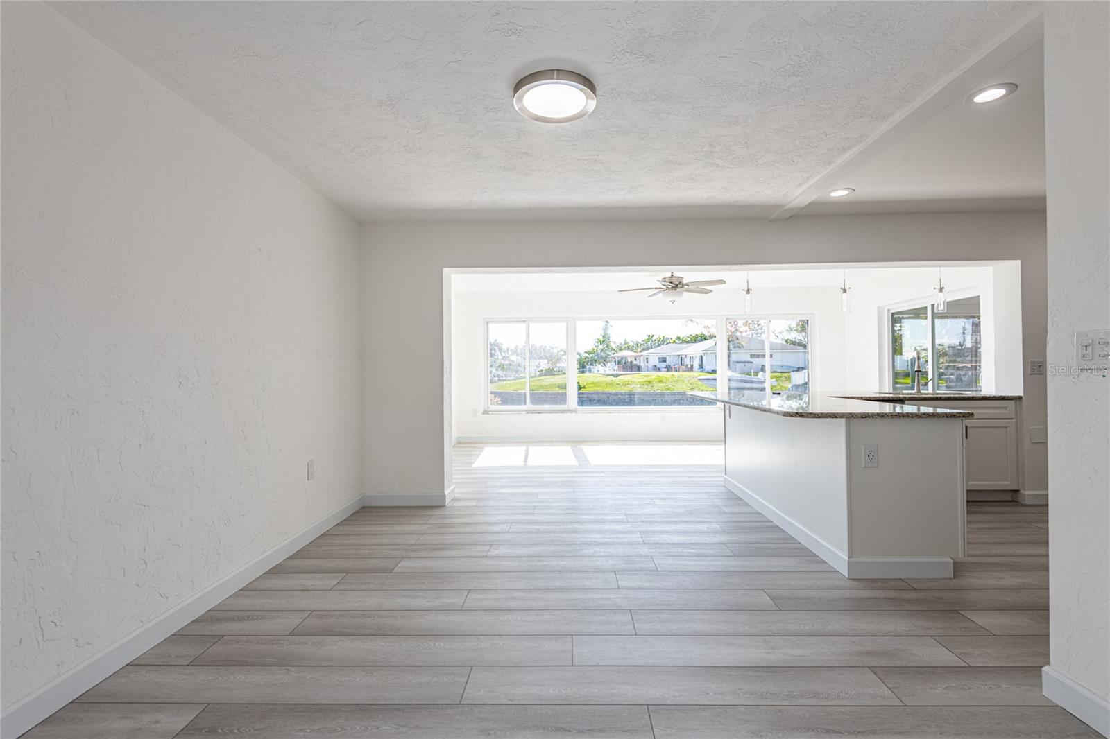Eat in space off the kitchen and foyer