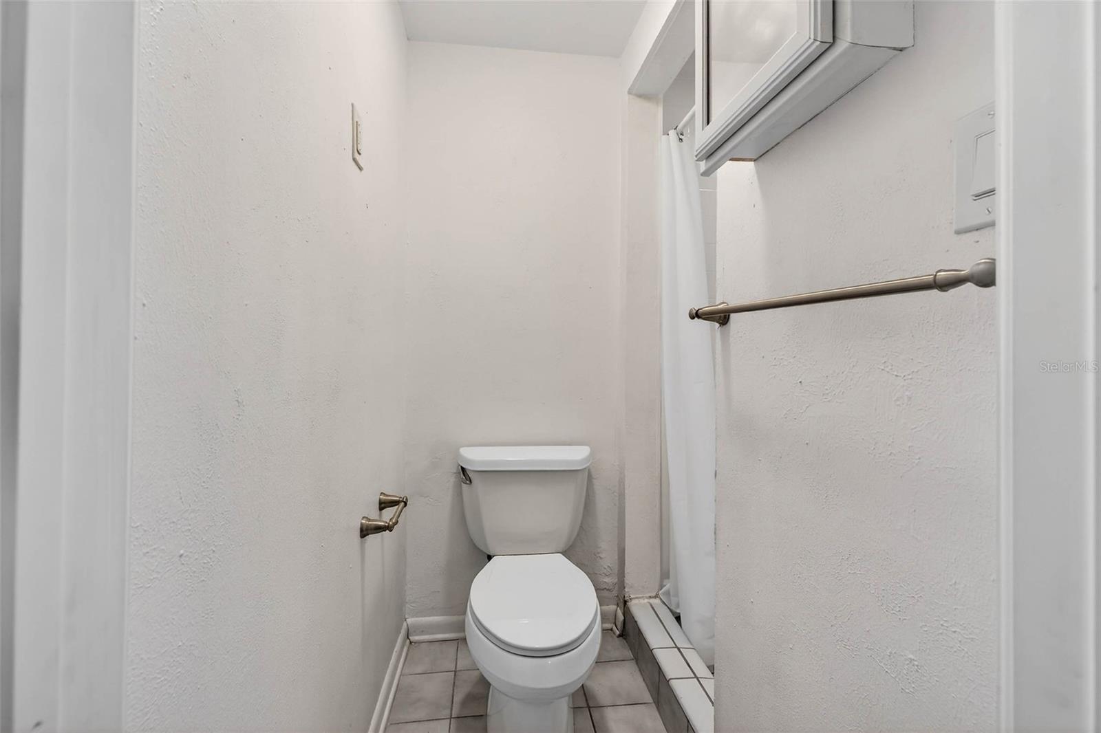 3/4 bathroom inside bedroom