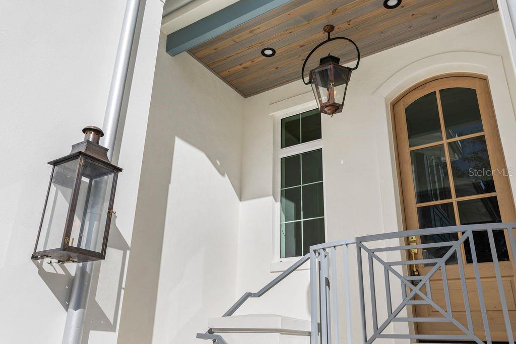 NEW ORLEANS GAS LANTERNS AND CUSTOM ENTRANCE INTRODUCE YOU TO THE ATTENTION TO DETAILS TO COME