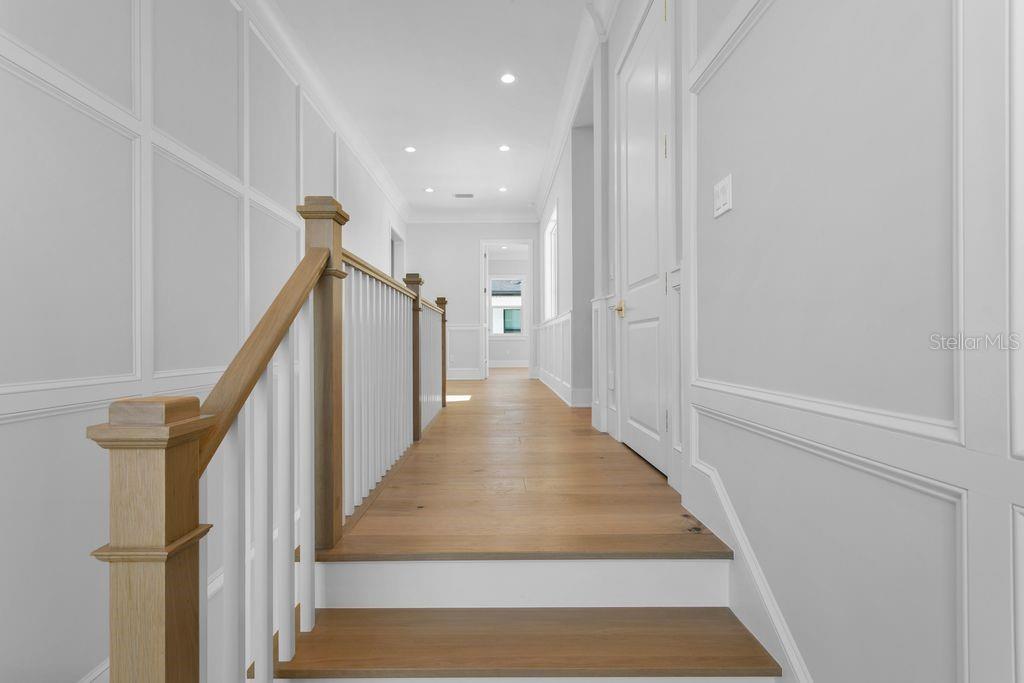 QUIETLY ELEGANT SECOND FLOOR LANDING