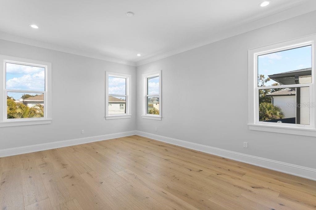 ALL GUEST ROOMS ENJOY DOUBLE EXPOSURES