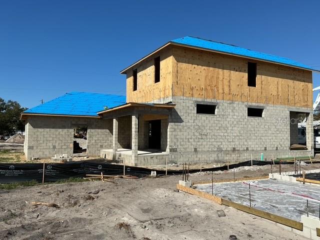 Covered Patio & Backyard