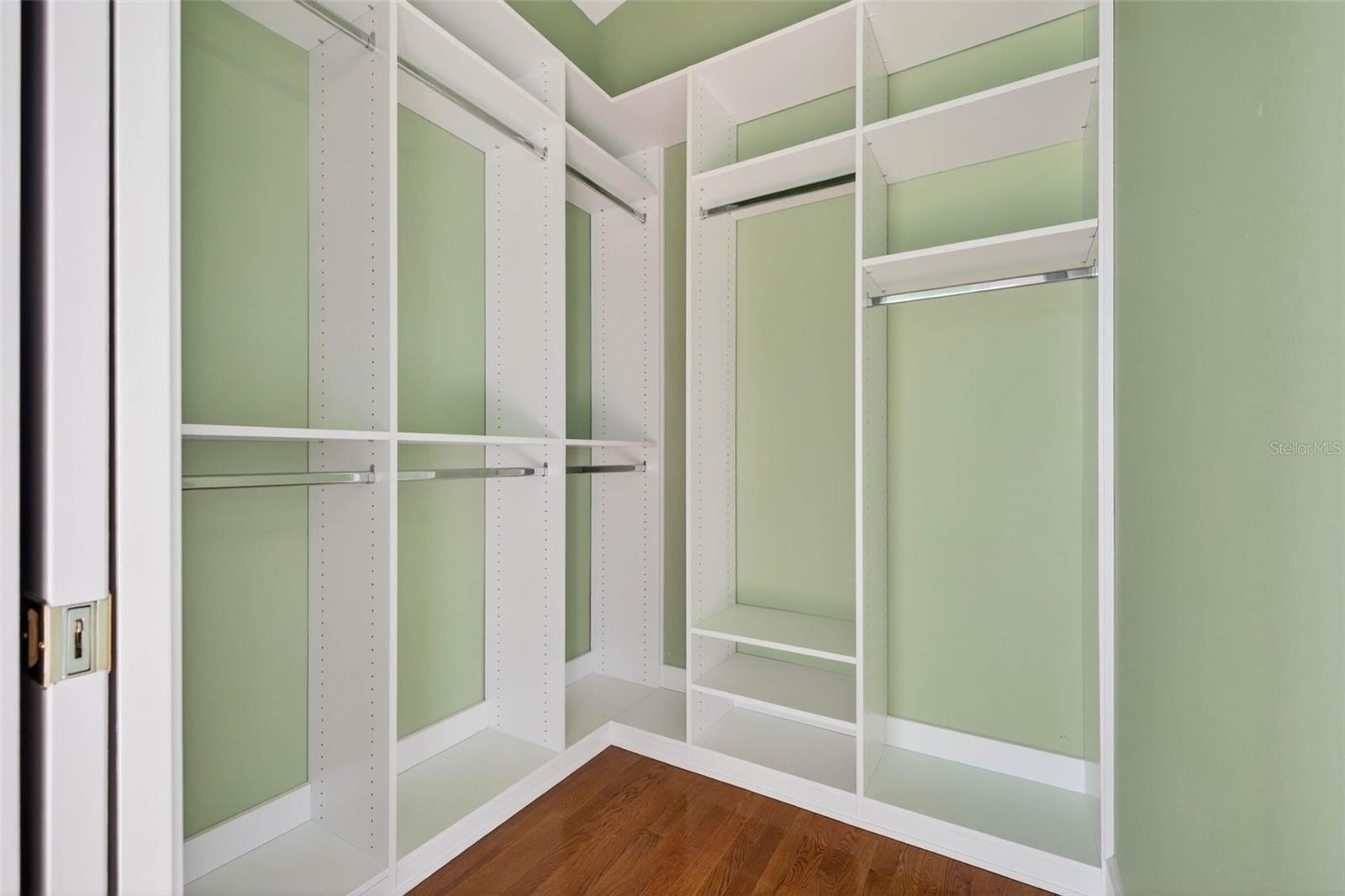5th bed closet