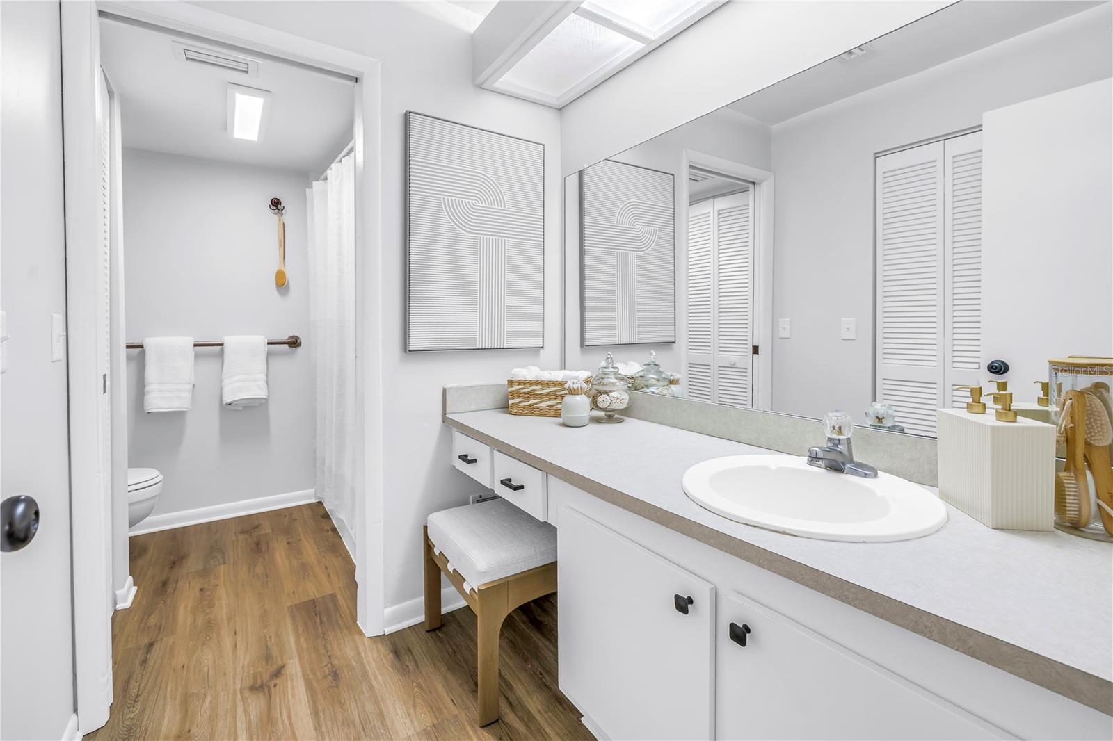 En-Suite Bathroom with Walk-In Closet