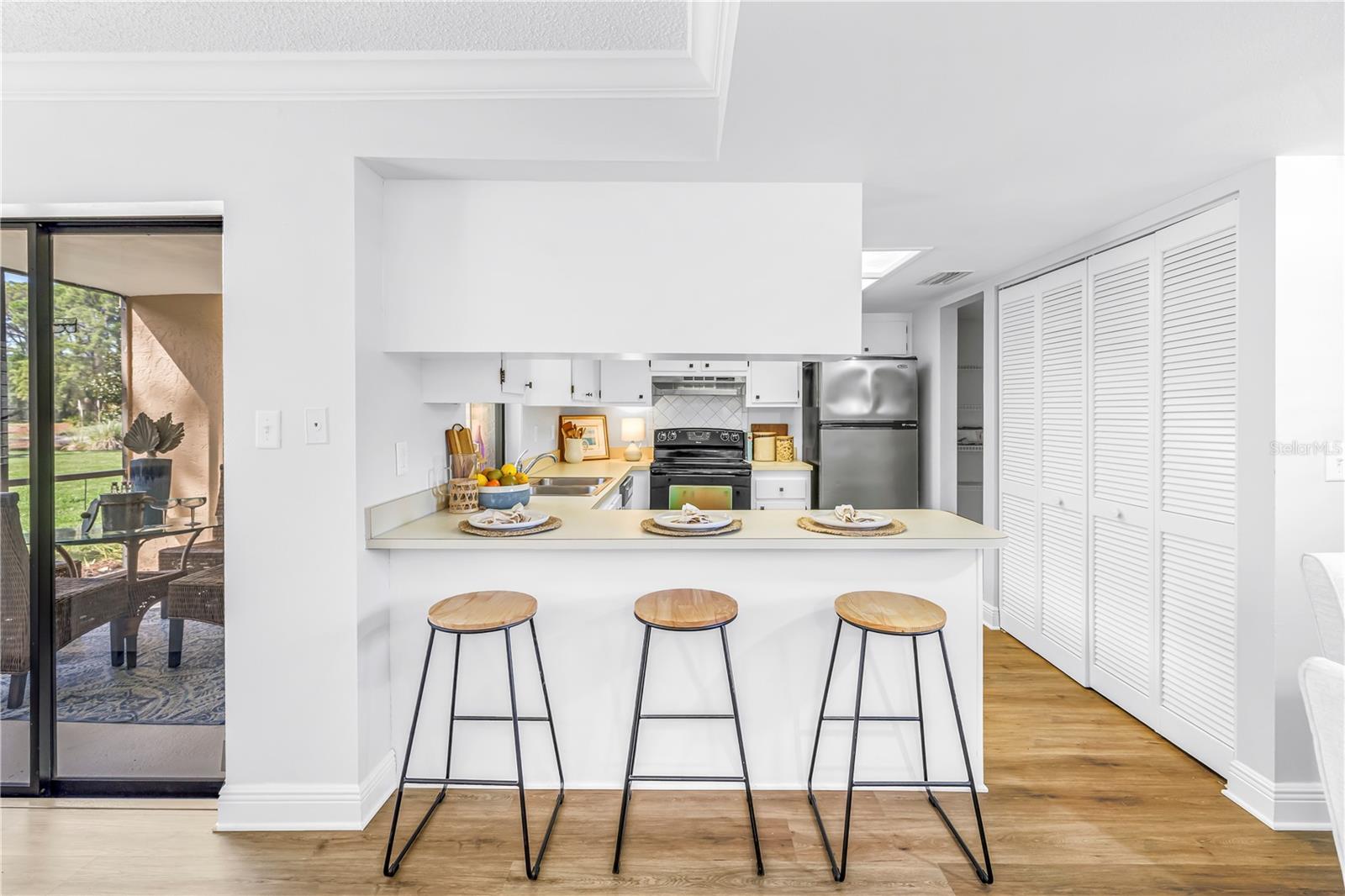 Eat In Breakfast Bar