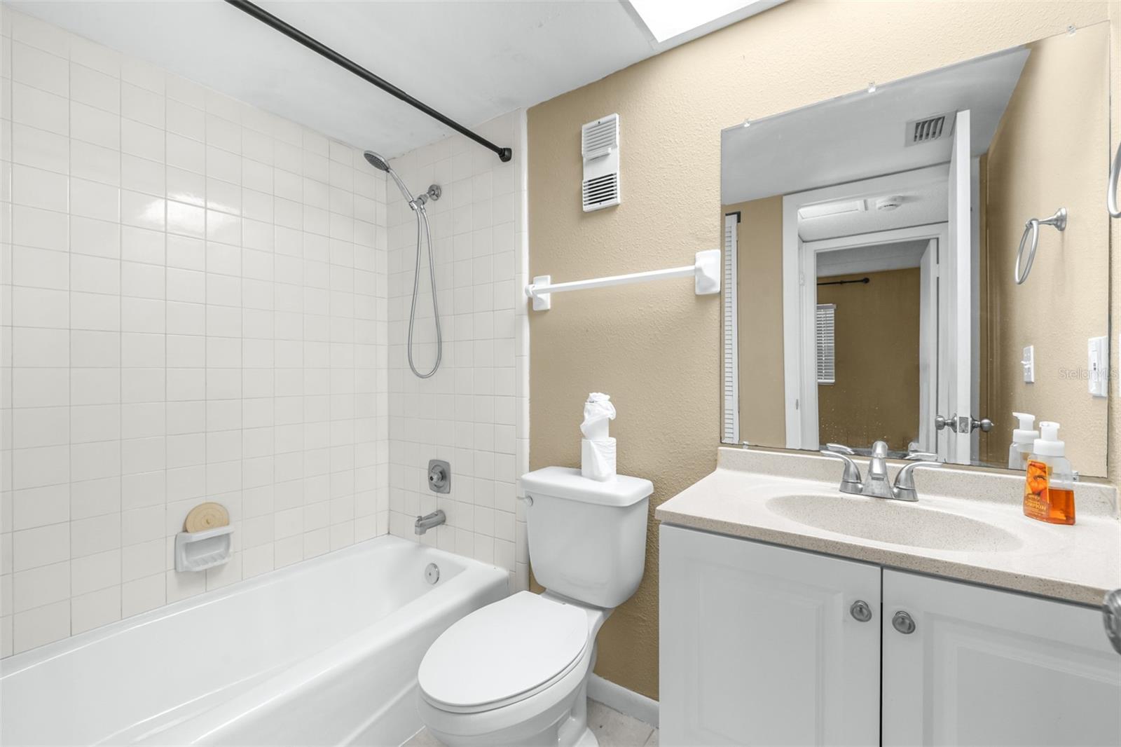 bathroom outside of 2nd bedroom