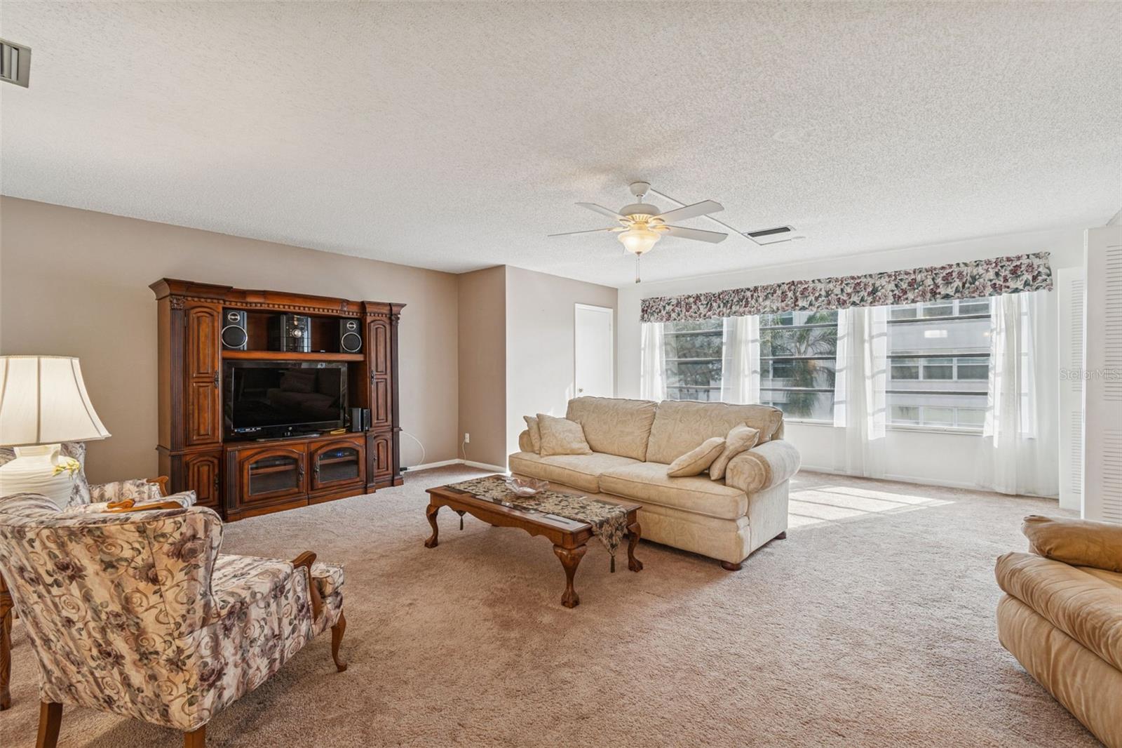 Spacious living room!