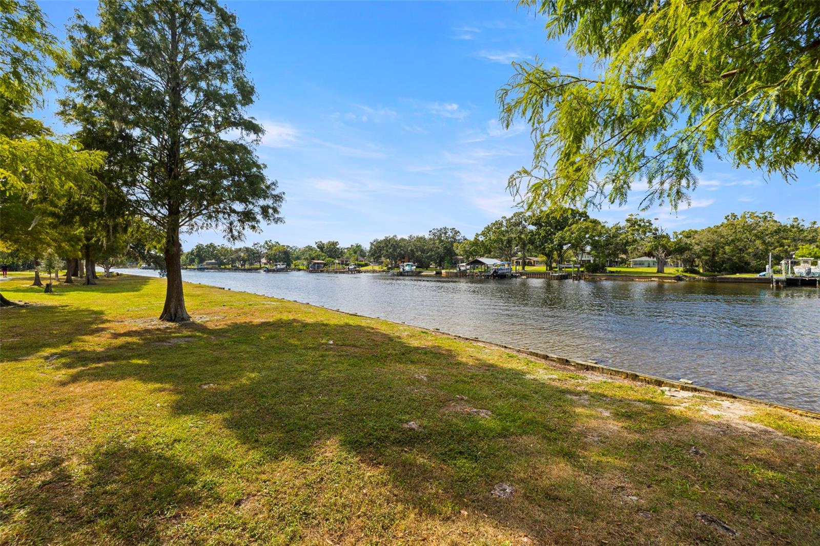 Rivercrest park nearby