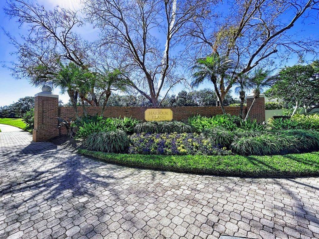 Harbour Island Entry