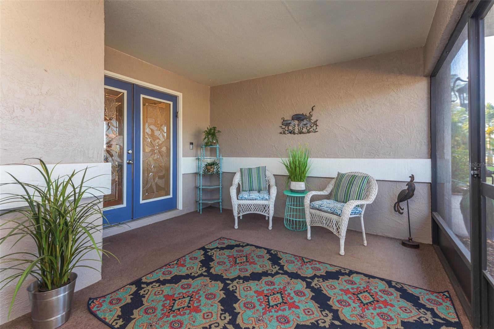 Screened front porch~