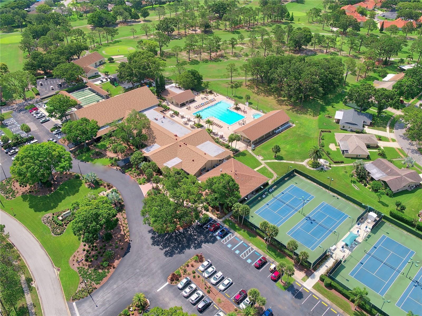 Main clubhouse complex is just a quick walk from Stirling Rd~