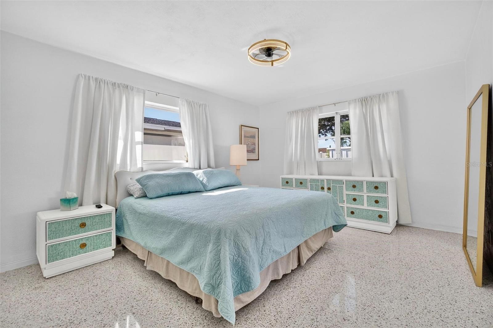 Now this is a PRIMARY EnSuite!