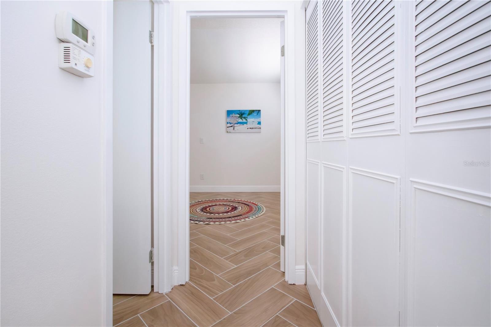 Hall to eu suite and guest bathroom