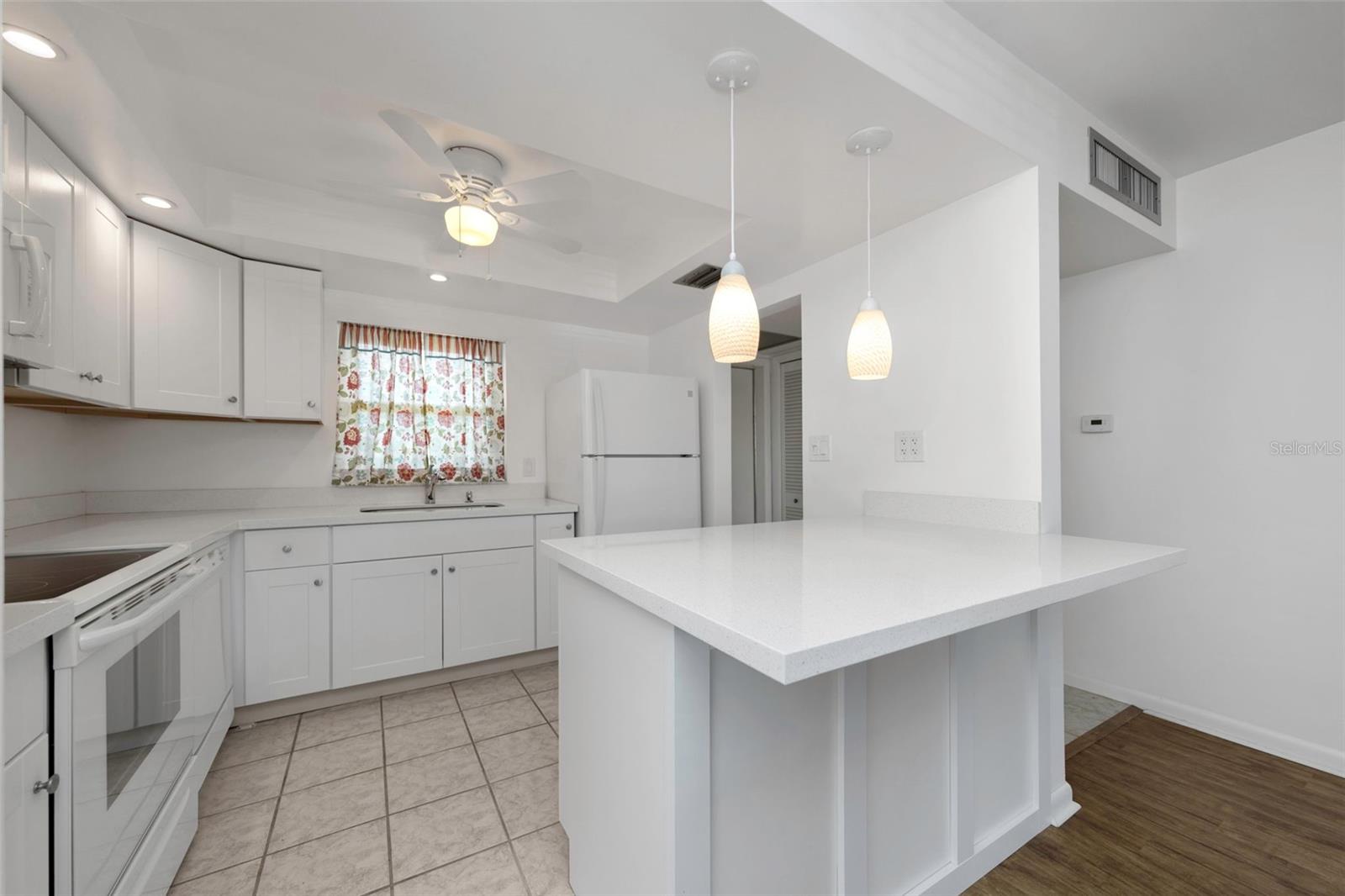 Breakfast Island - Quartz Counter tops.