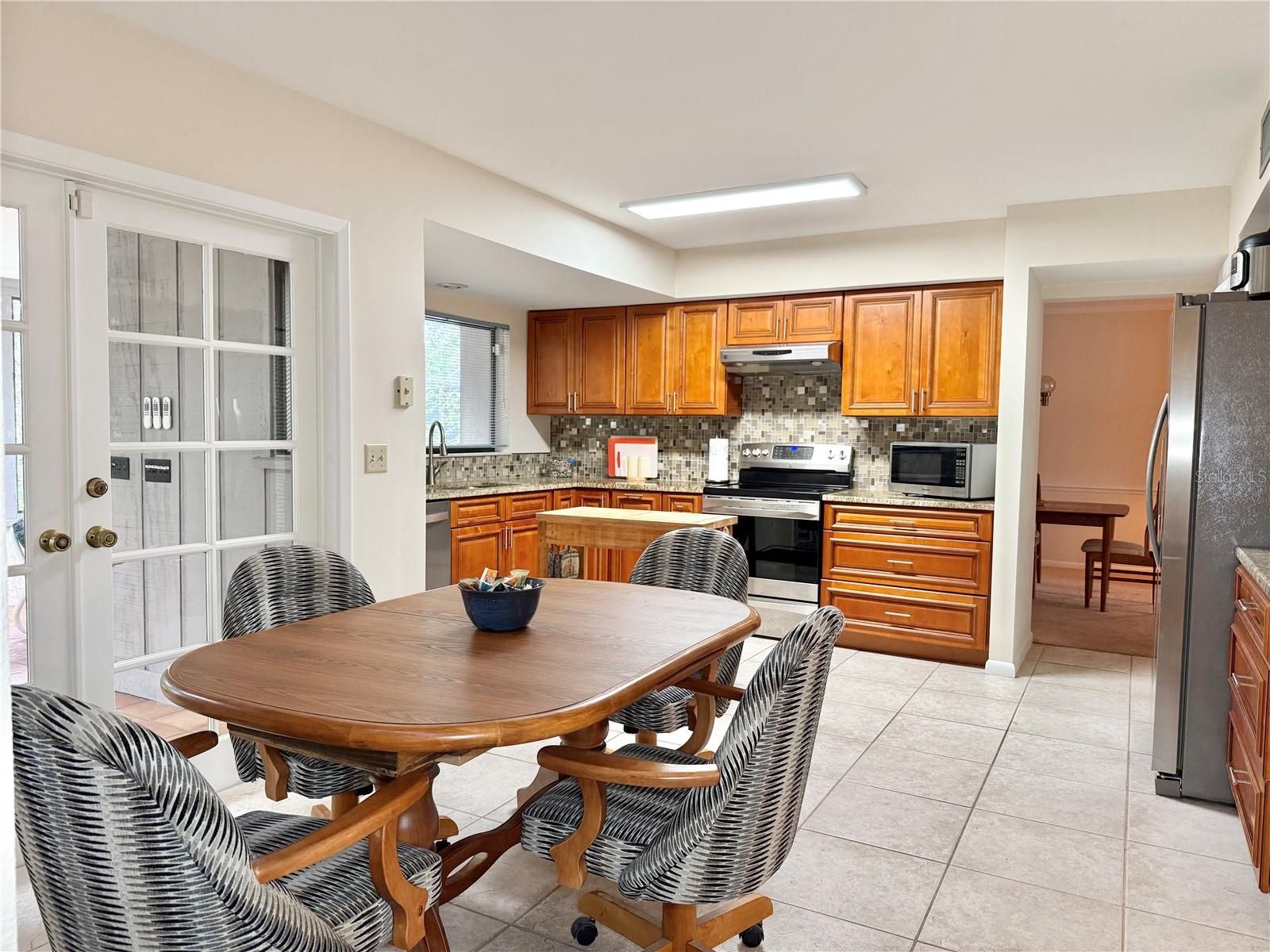 Dinette Area - French Doors to Screened Patio