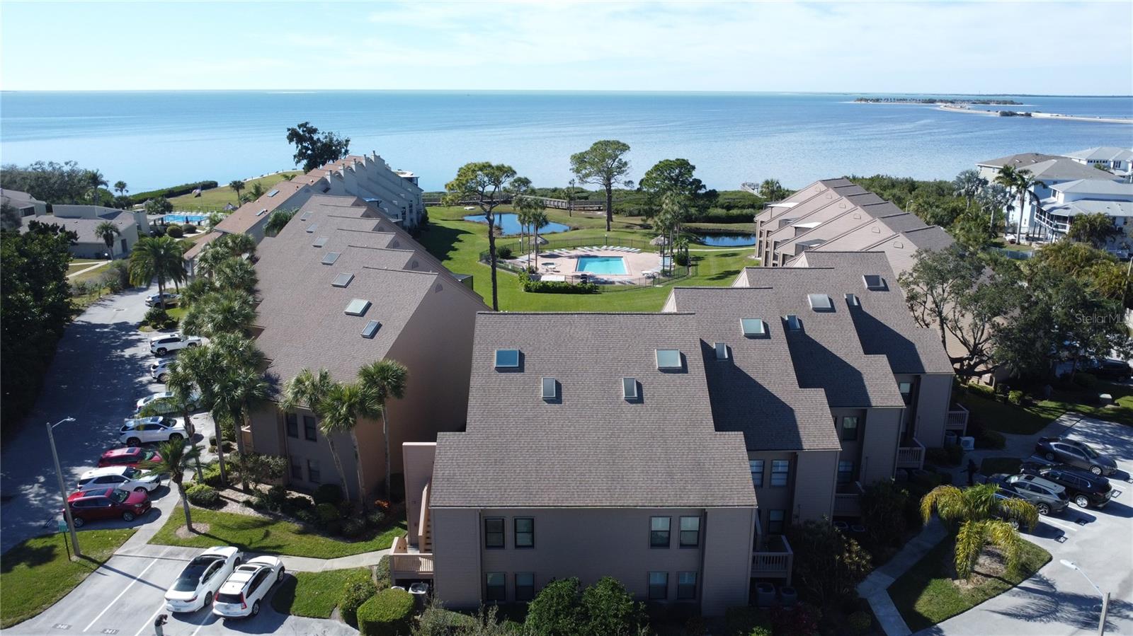 View of bldg to the west