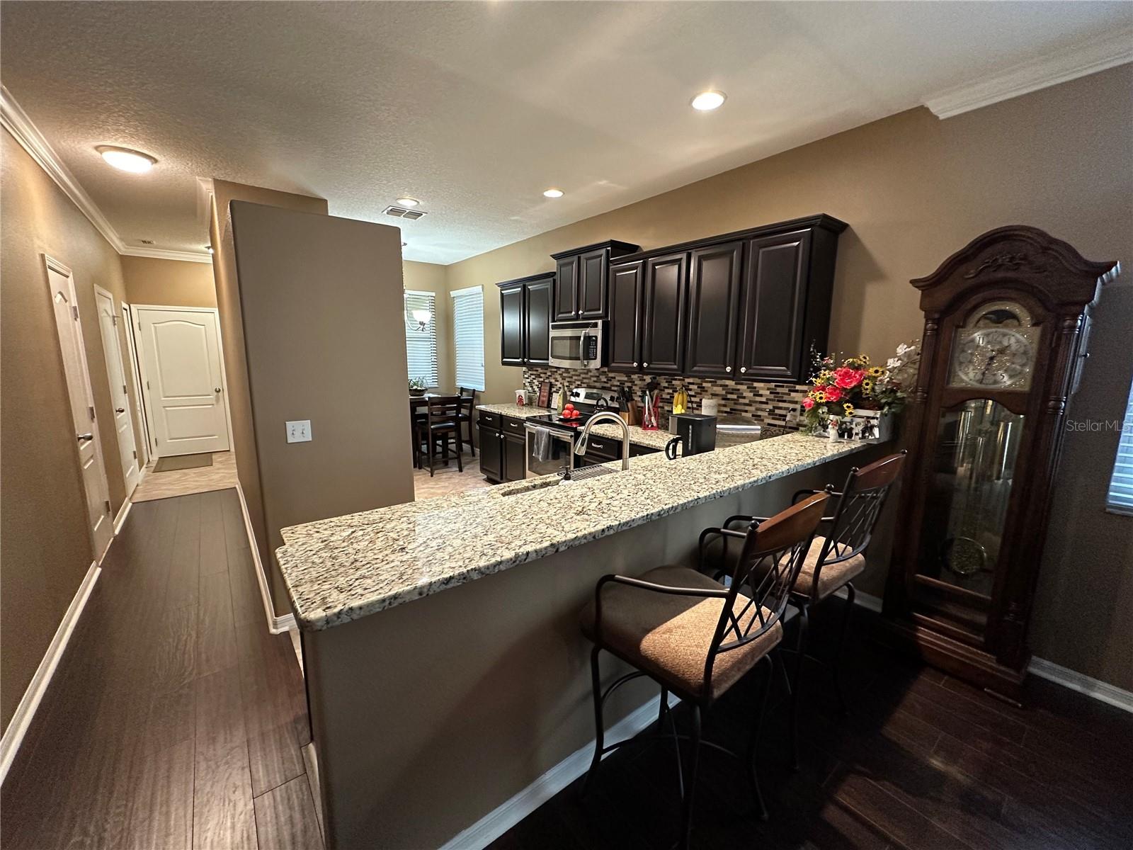 Kitchen with Breakfast Bar