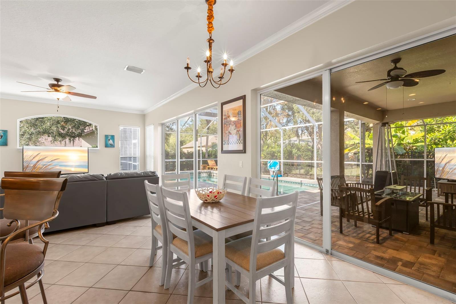 Dining with Exterior Access