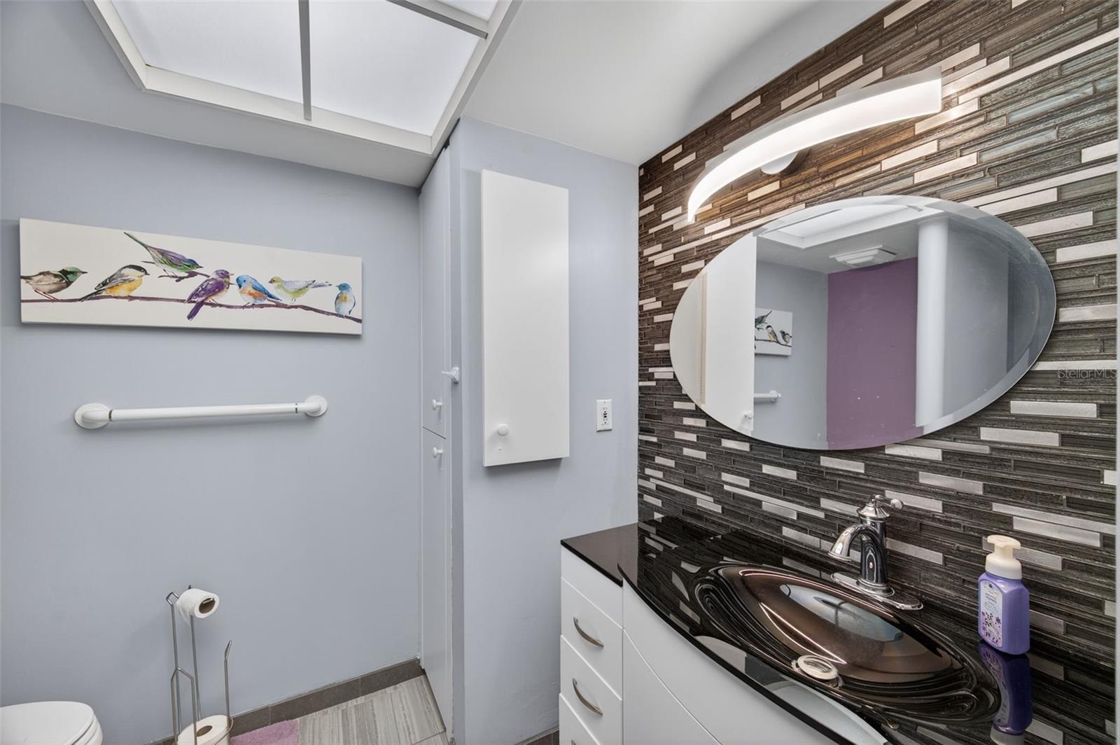 Primary En-suite Bathroom