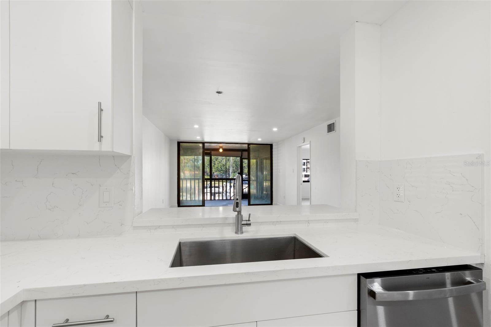 Water views even from the kitchen!