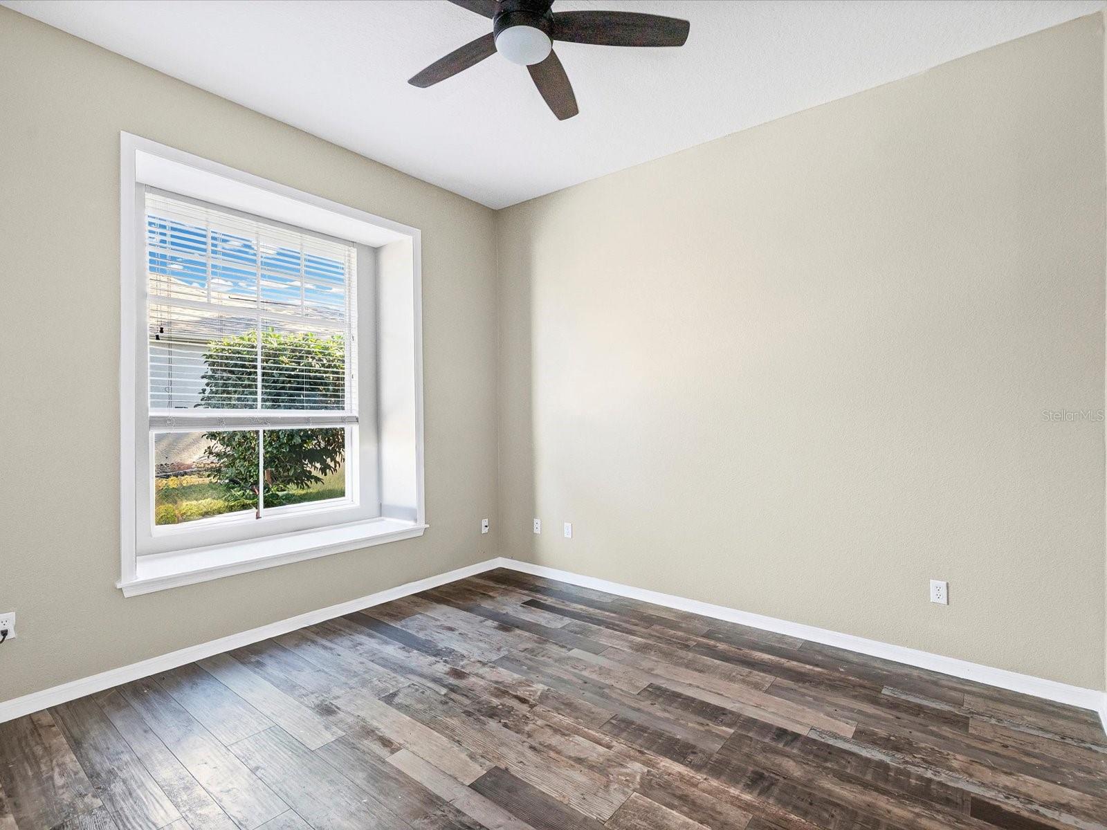 3rd bedroom - laminate flooring