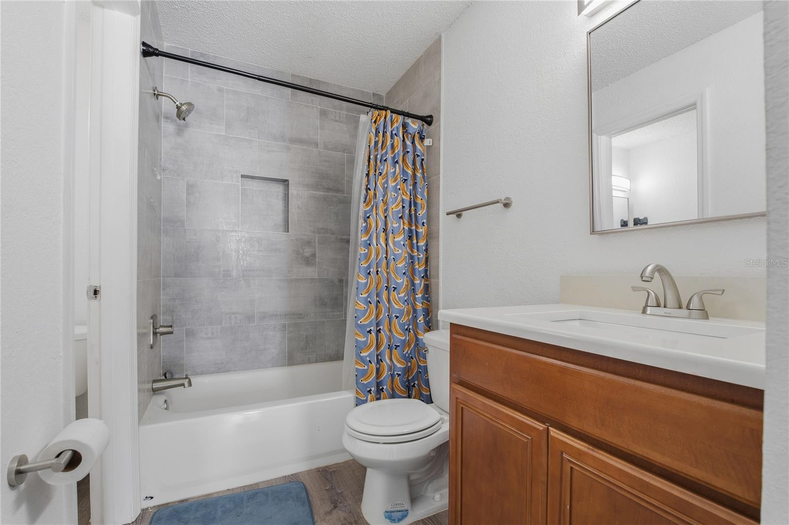 SOAKING TUB/SHOWER COMBO